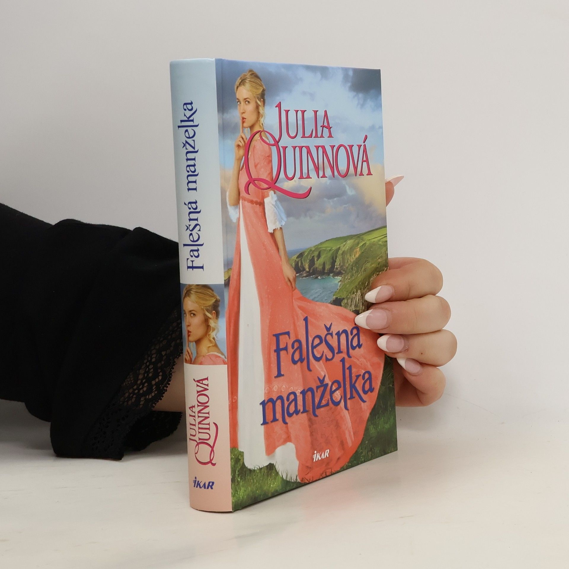 Julie Quinnová Falešná manželka