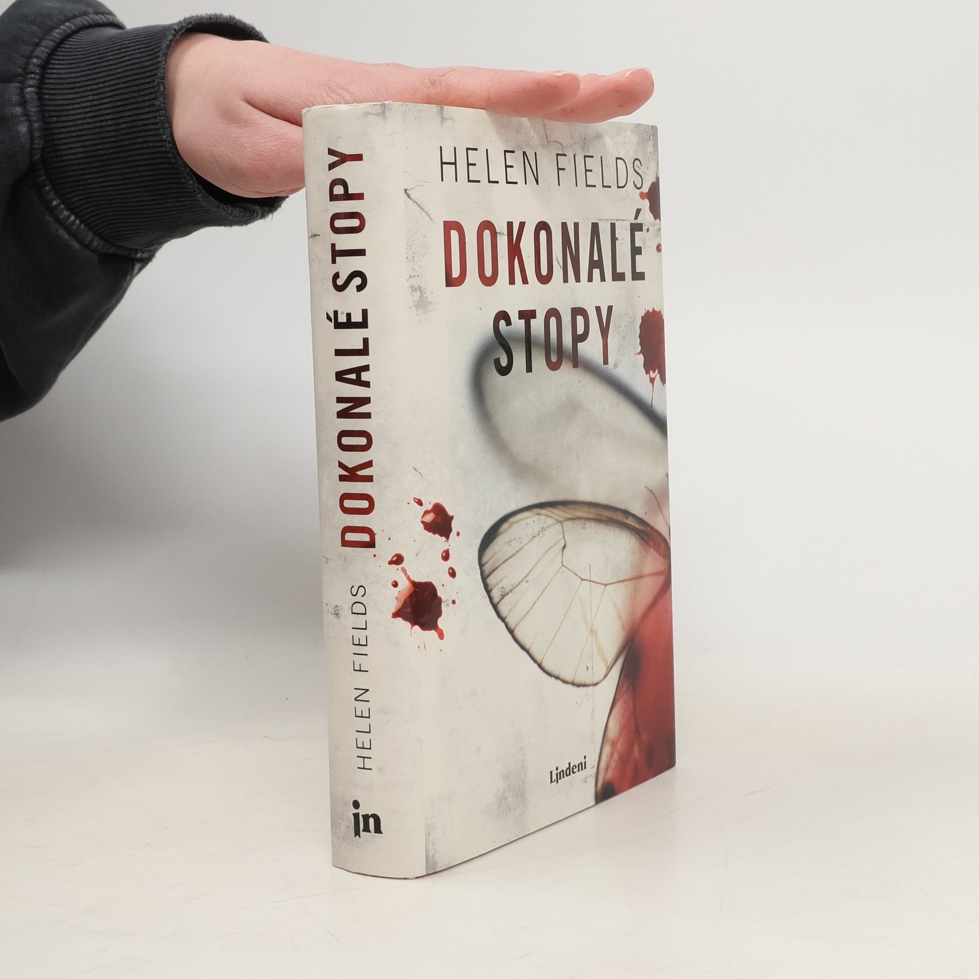 Helen Fields Dokonalé stopy