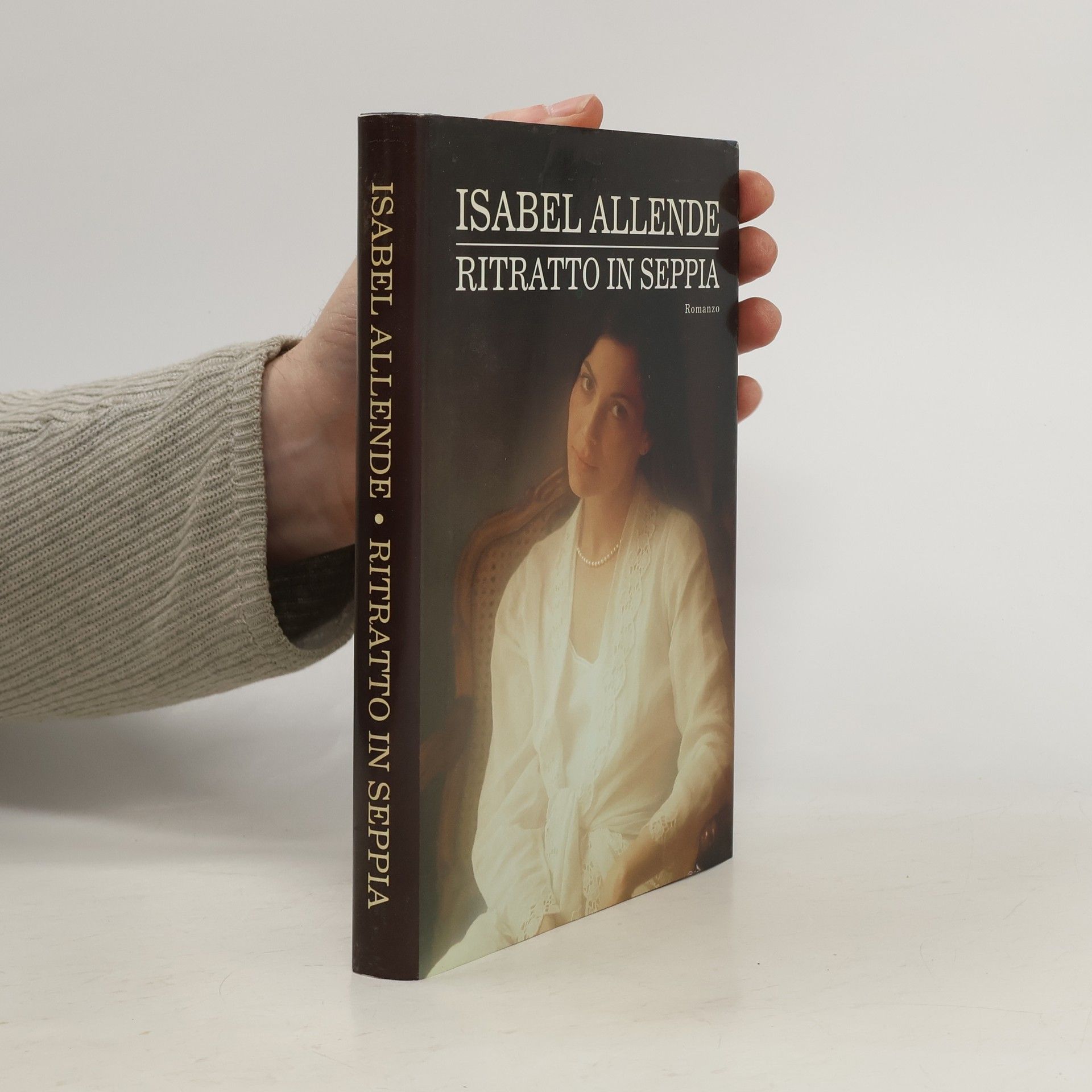 Isabel Allende Ritratto in seppia