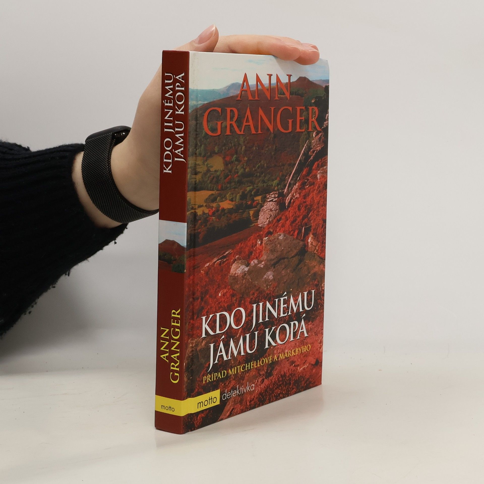 Ann Granger Kdo jinému jámu kopá