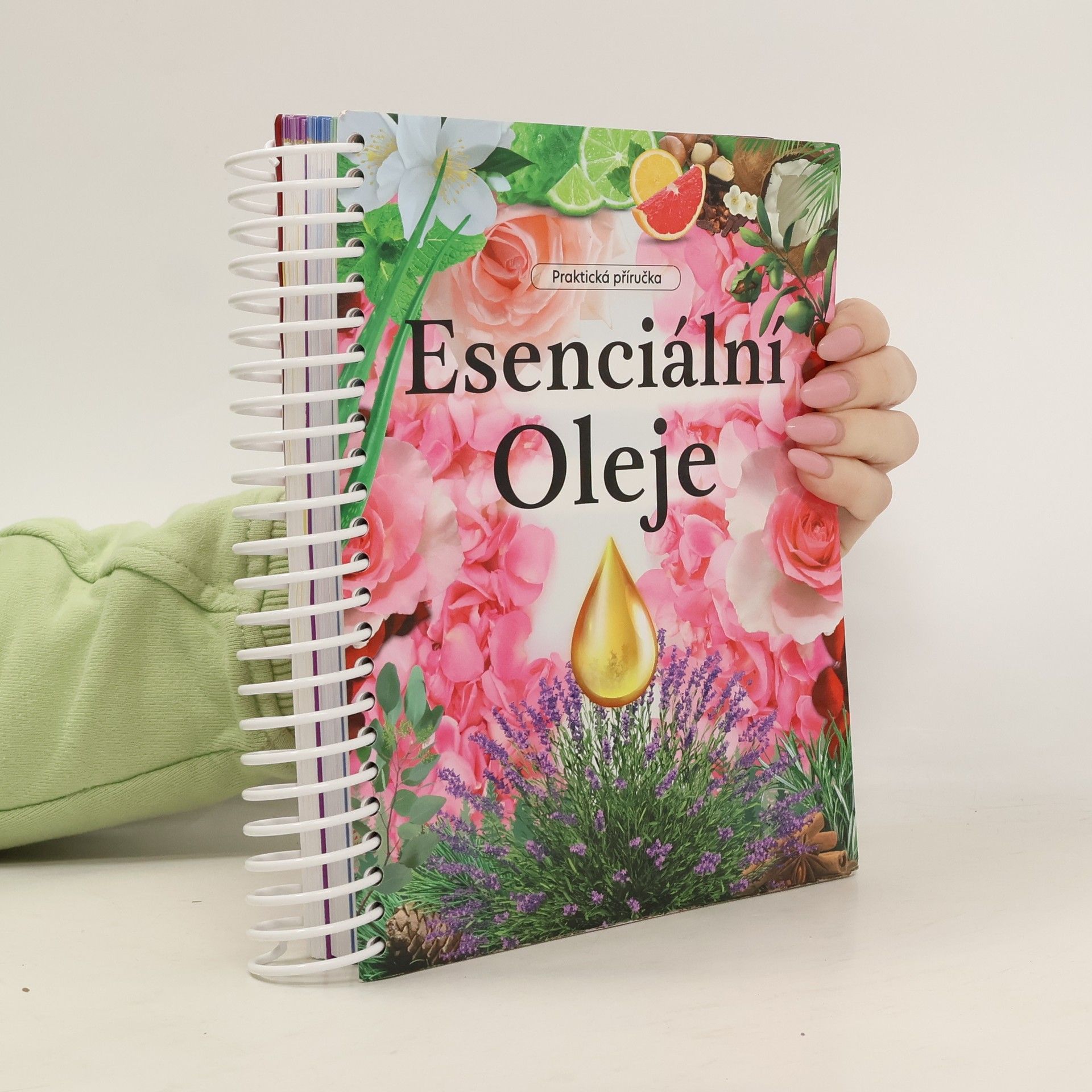 Marek Pelčák Esenciální oleje. Praktická příručka