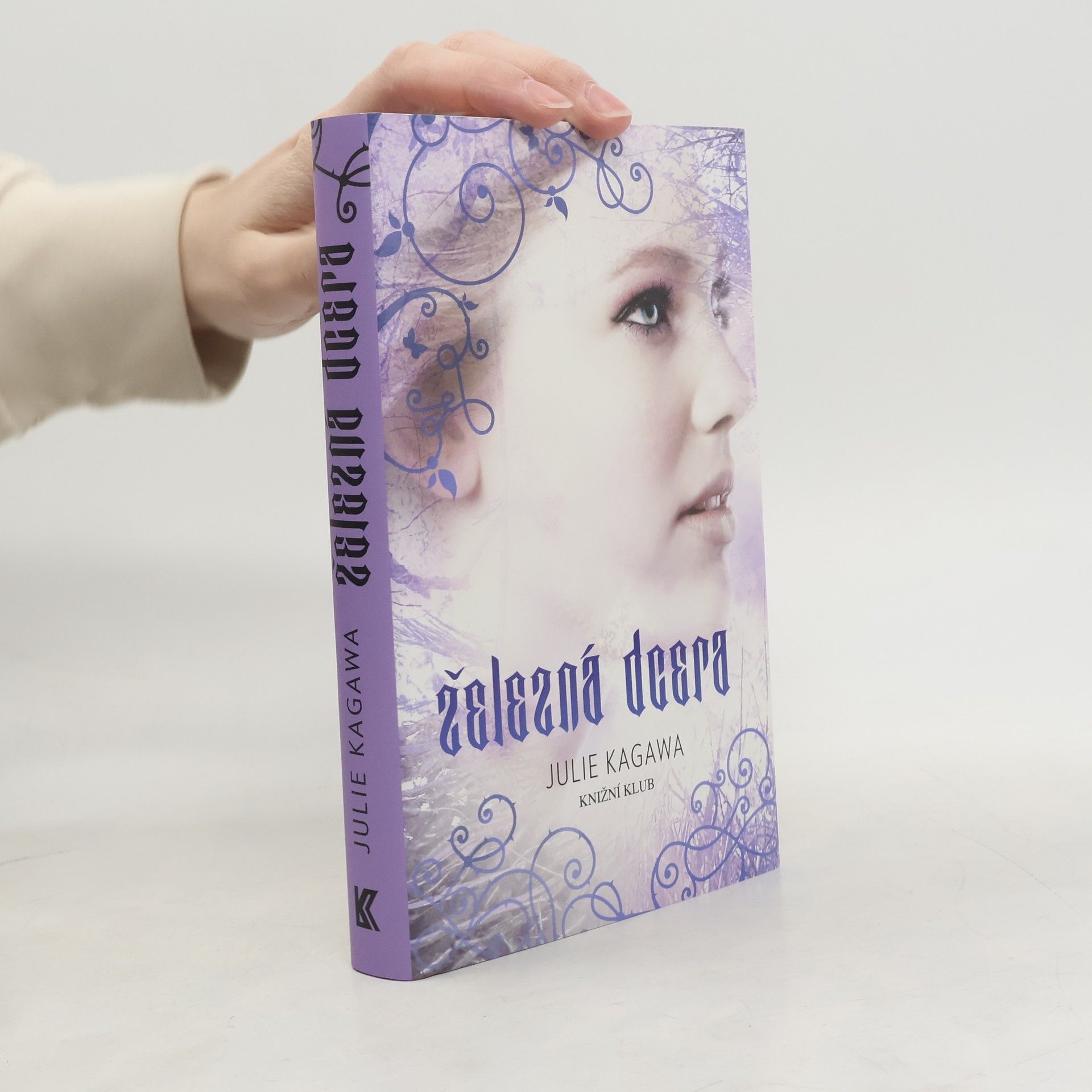 Julie Kagawa Železná dcera