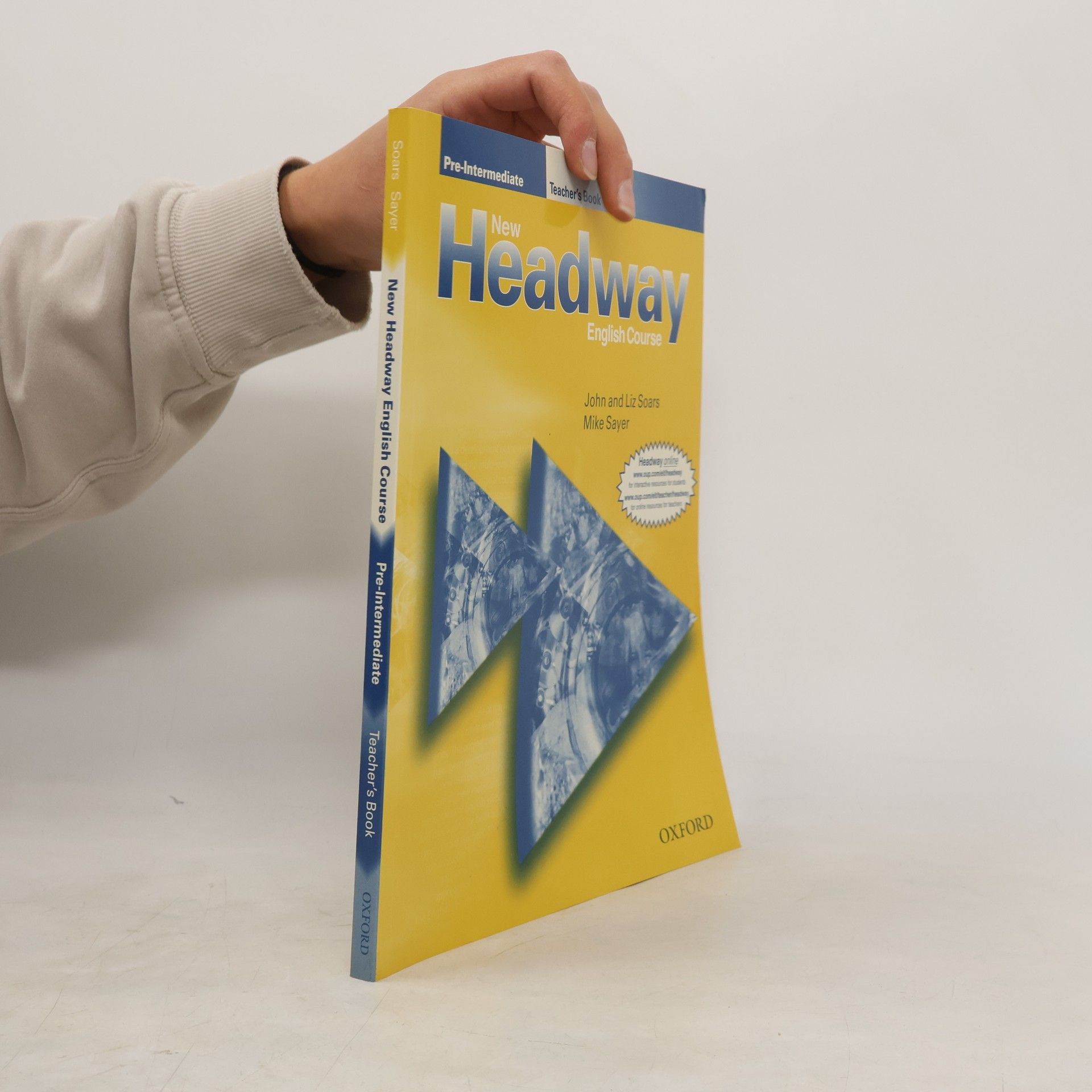 New headway English course : pre-intermediate : teacher’s book