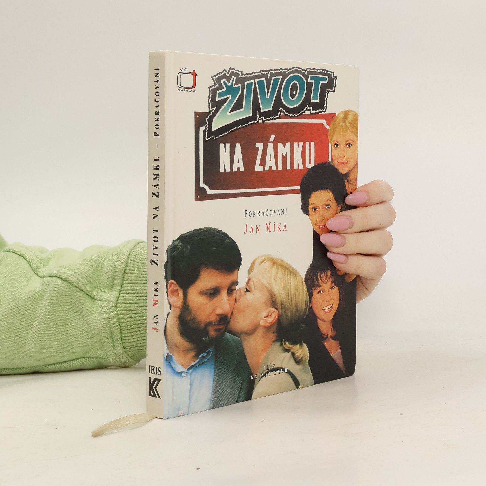 Život na zámku. Podle stejnojmenného televizního seriálu. Pokračování