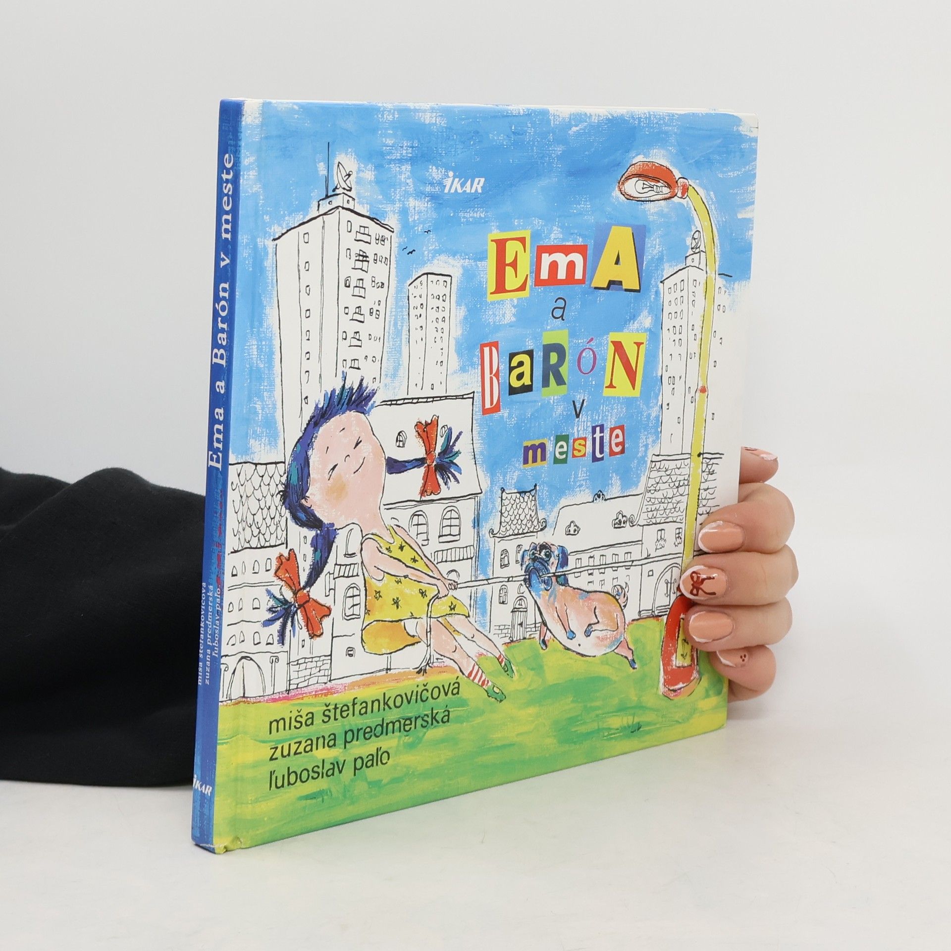 Ema a Barón v meste