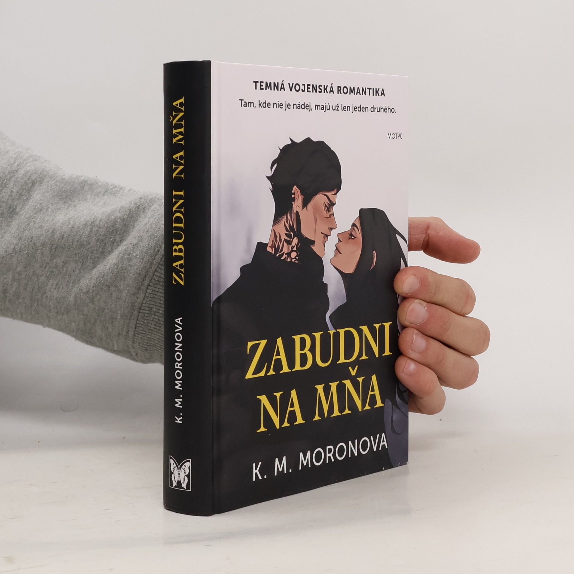 K. M. Moronova Zabudni na mňa