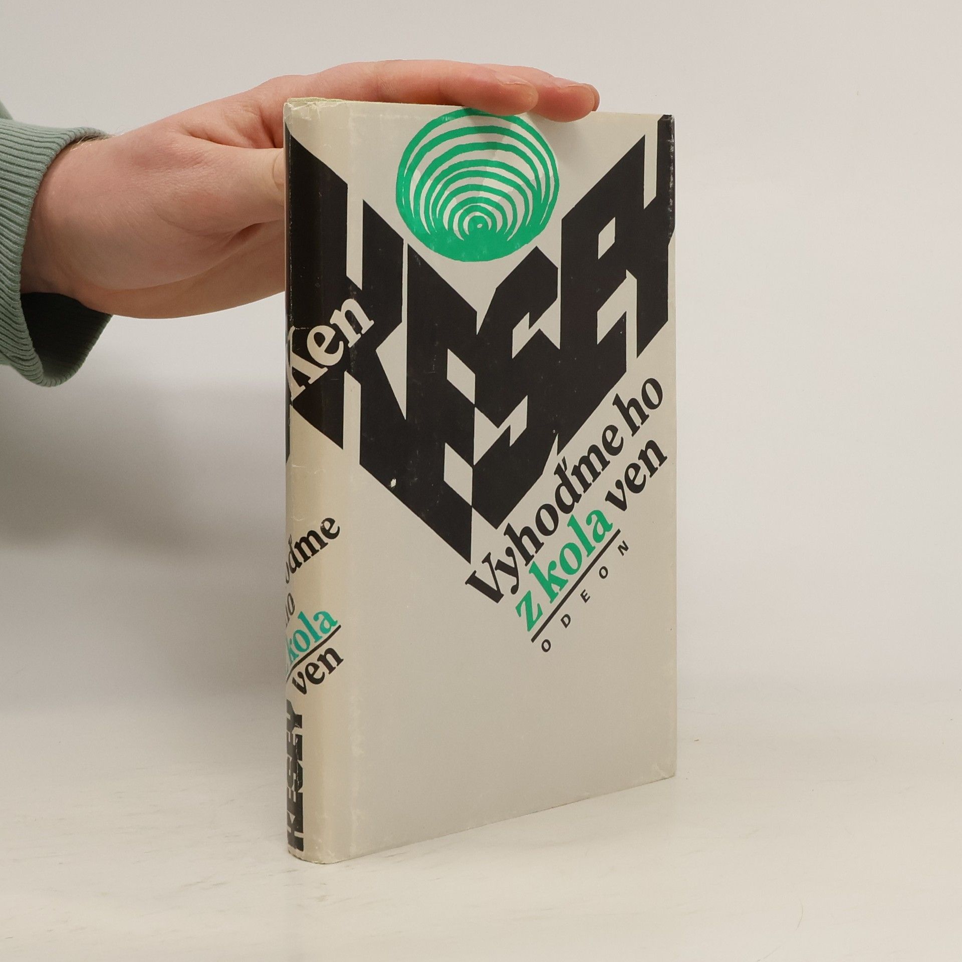 Ken Kesey Vyhoďme ho z kola ven