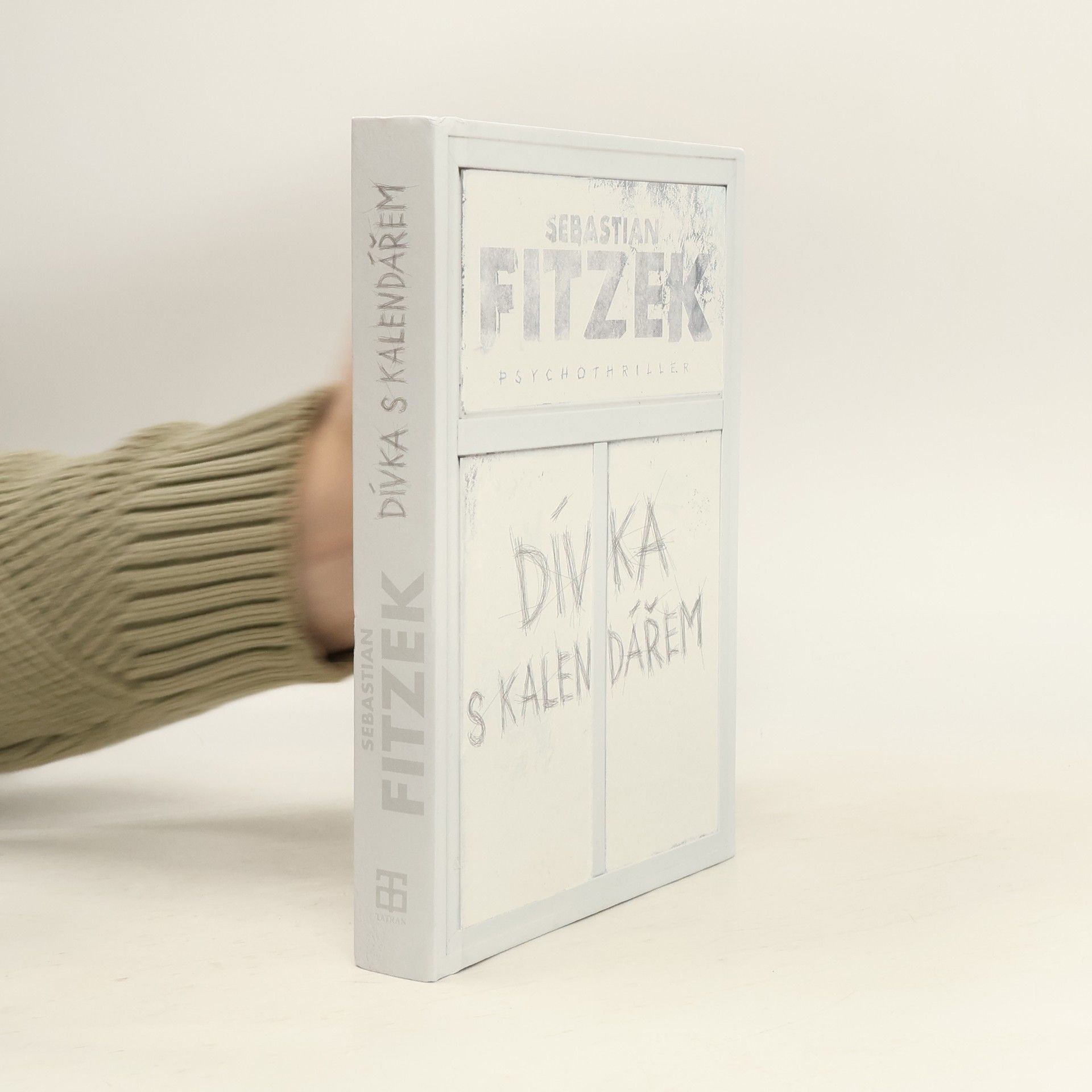 Dívka s kalendářem