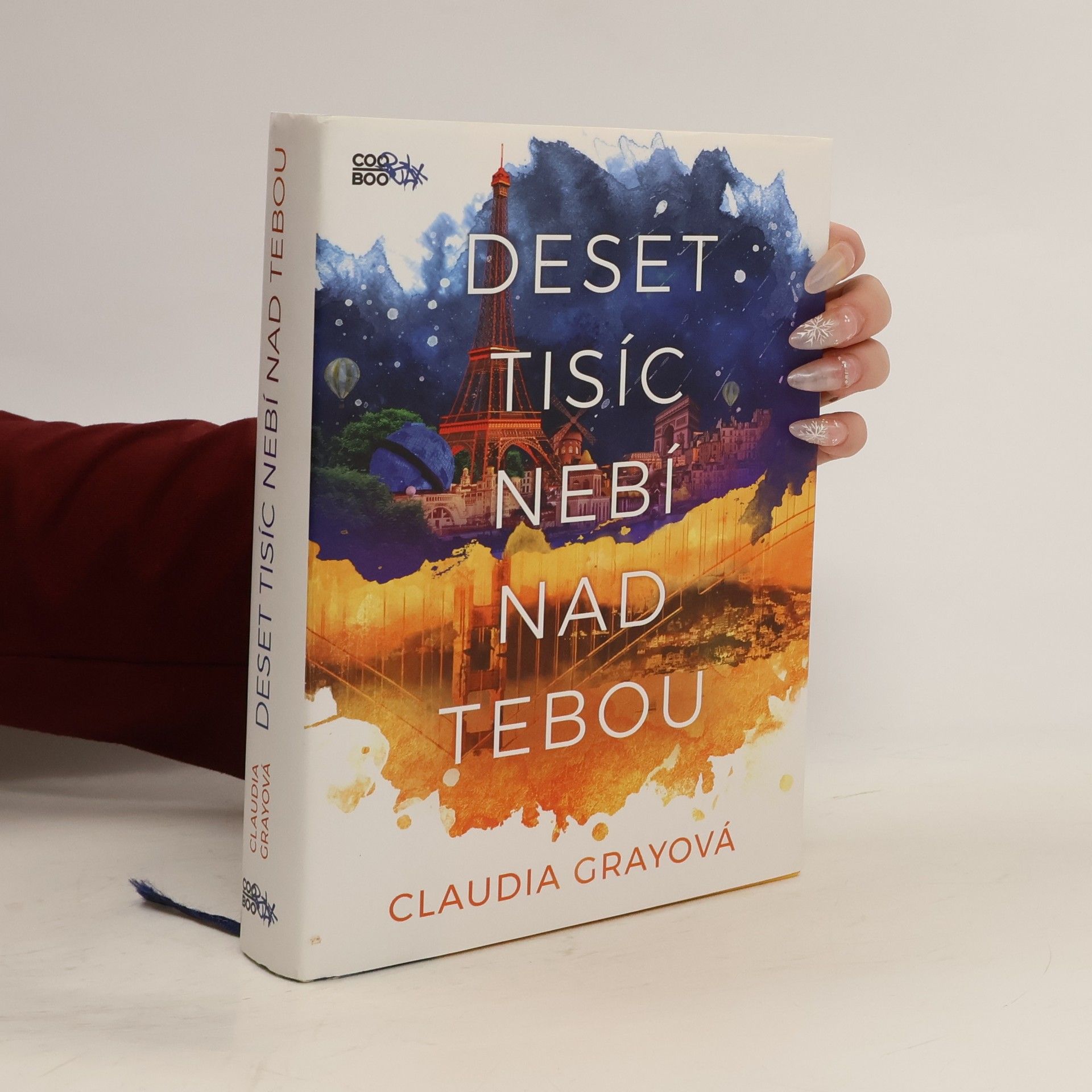 Claudia Gray Deset tisíc nebí nad tebou