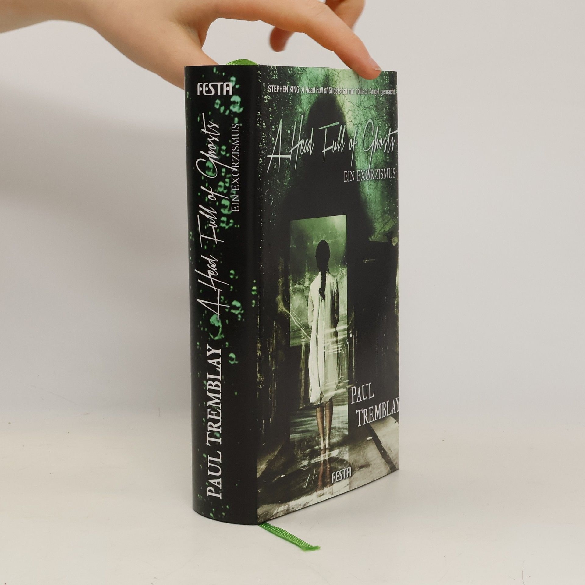 Paul Tremblay A Head Full of Ghosts