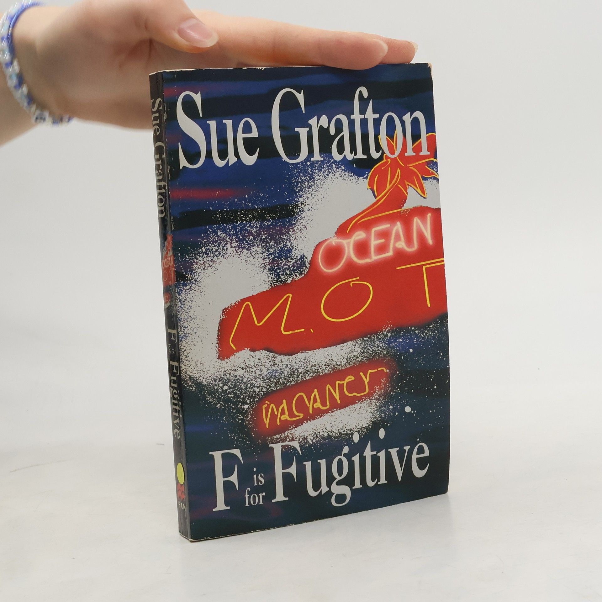 Sue Grafton F is for Fugitive