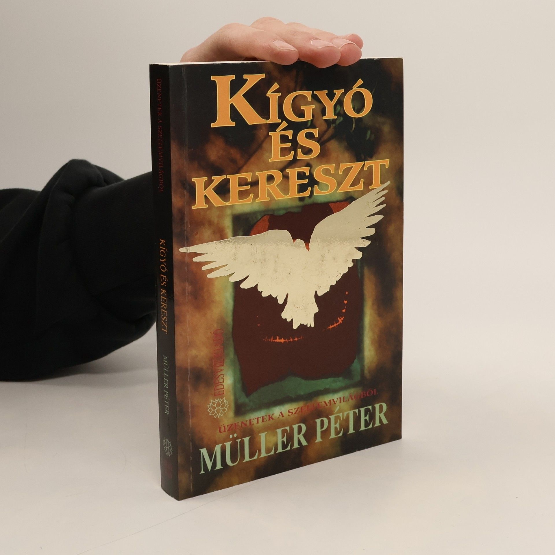 Péter Müller Kígyó és kereszt