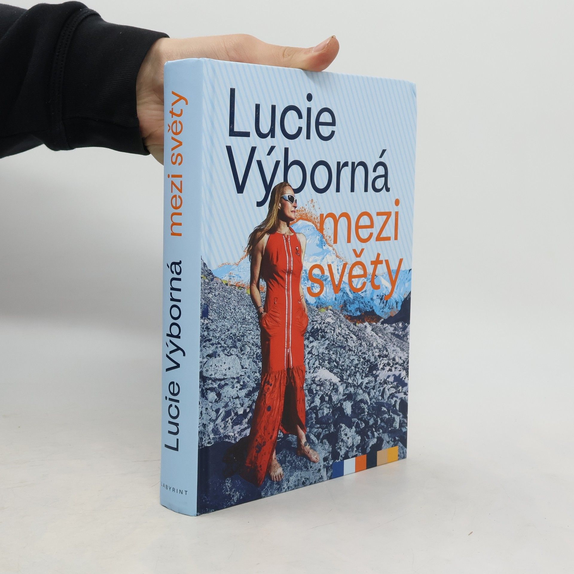 Lucie Výborná Mezi světy