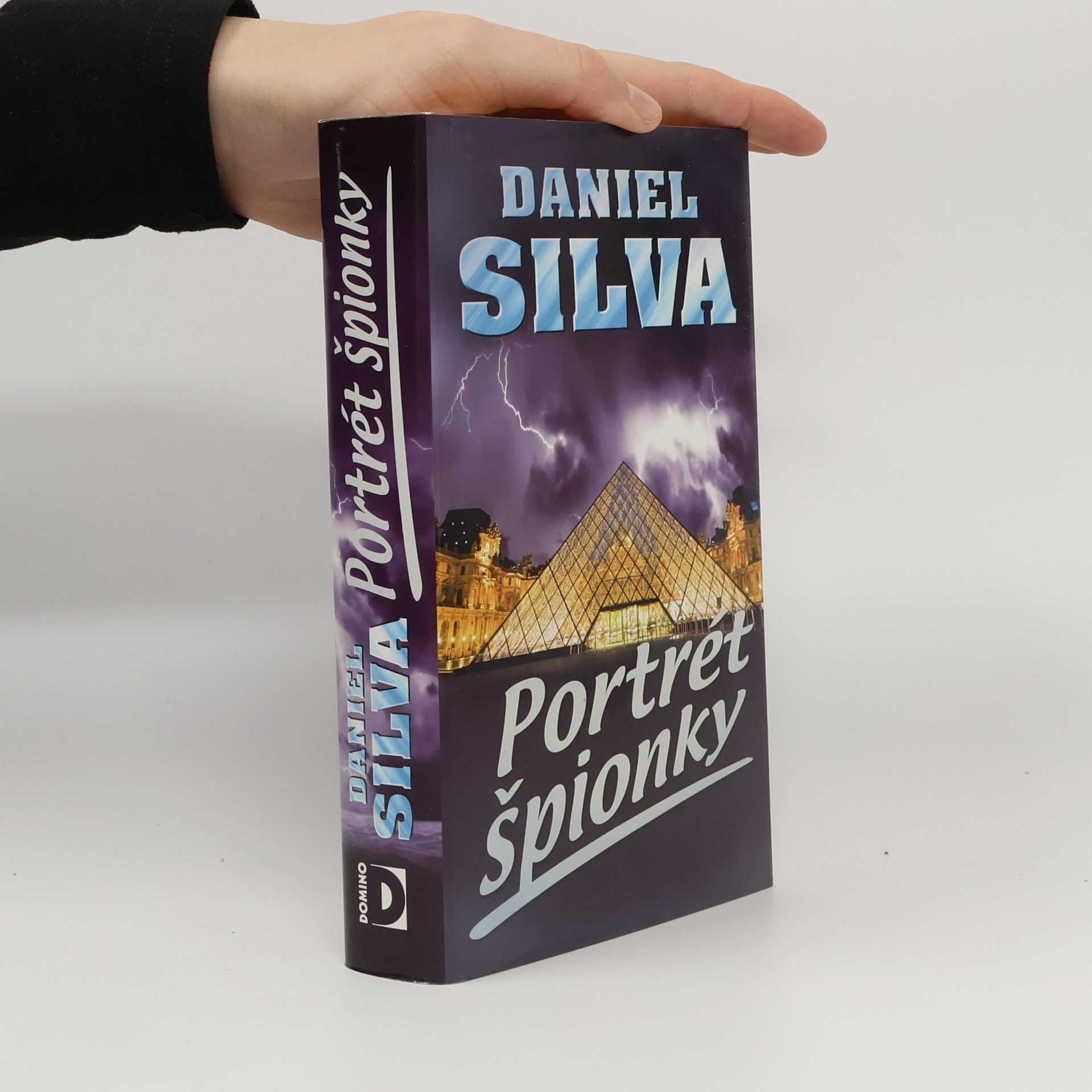 Daniel Silva Portrét špionky