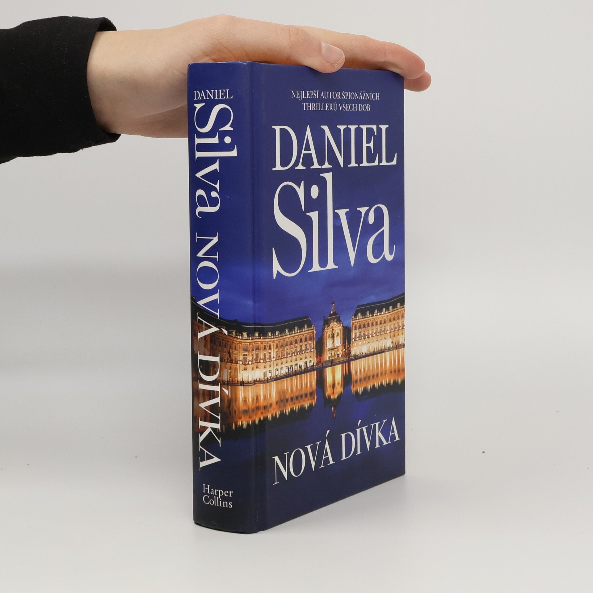Daniel Silva Nová dívka