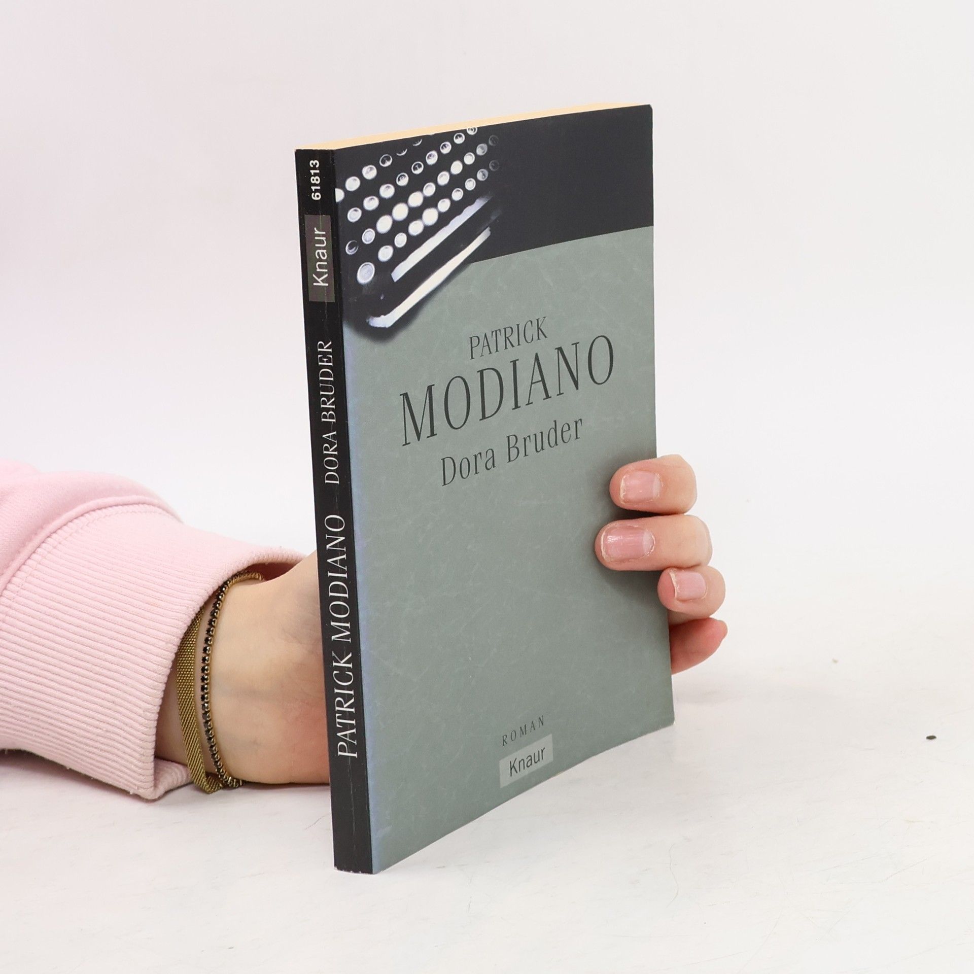 Patrick Modiano Dora Bruder