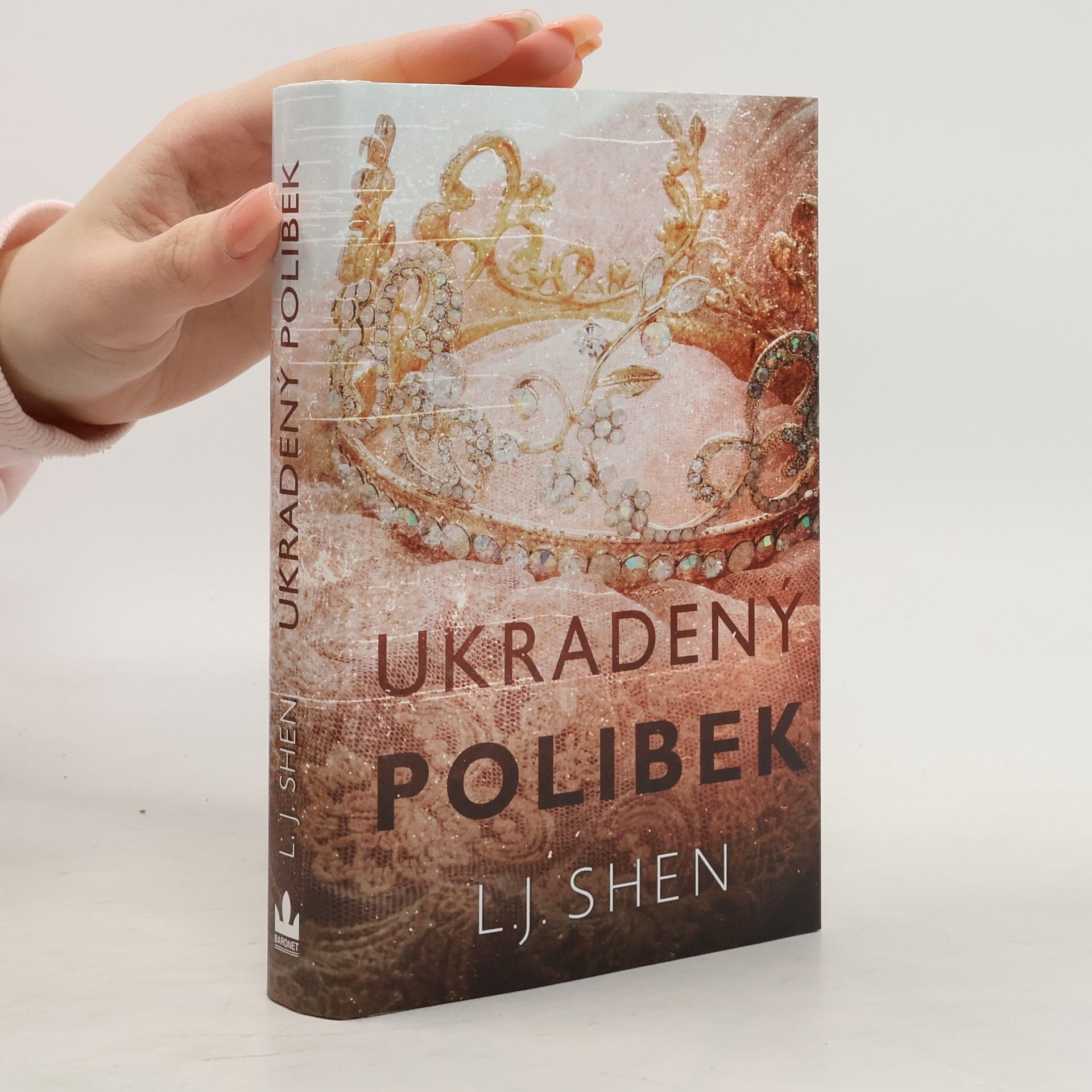 L. J. Shen Ukradený polibek
