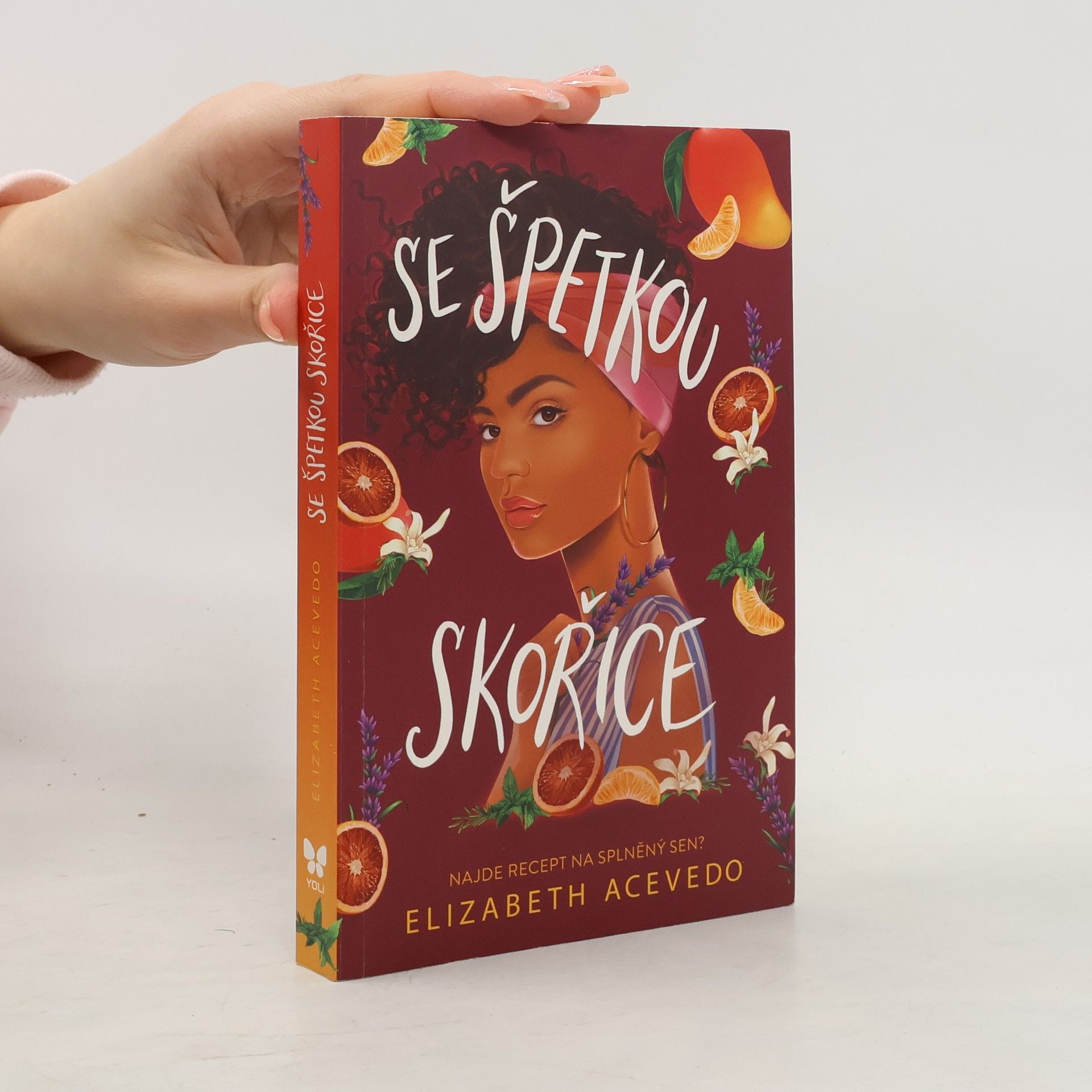 Elizabeth Acevedo Se špetkou skořice