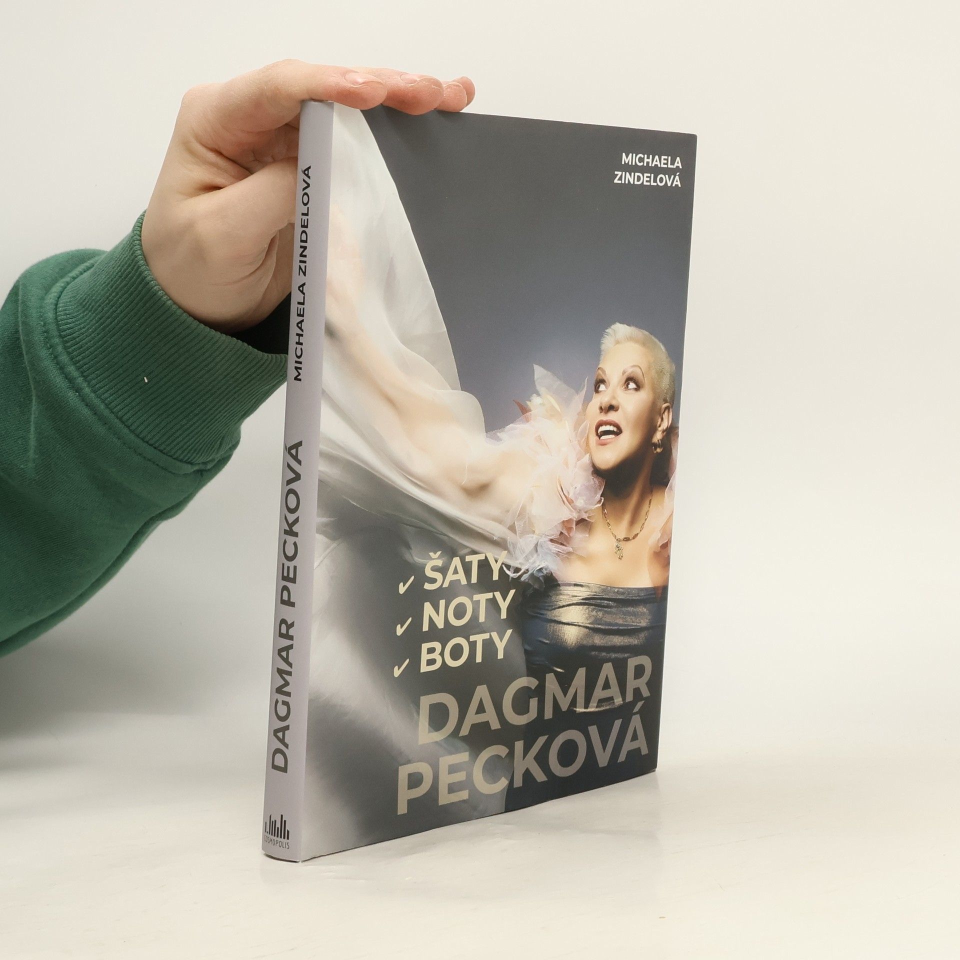 Michaela Zindelová Dagmar Pecková : šaty, noty, boty