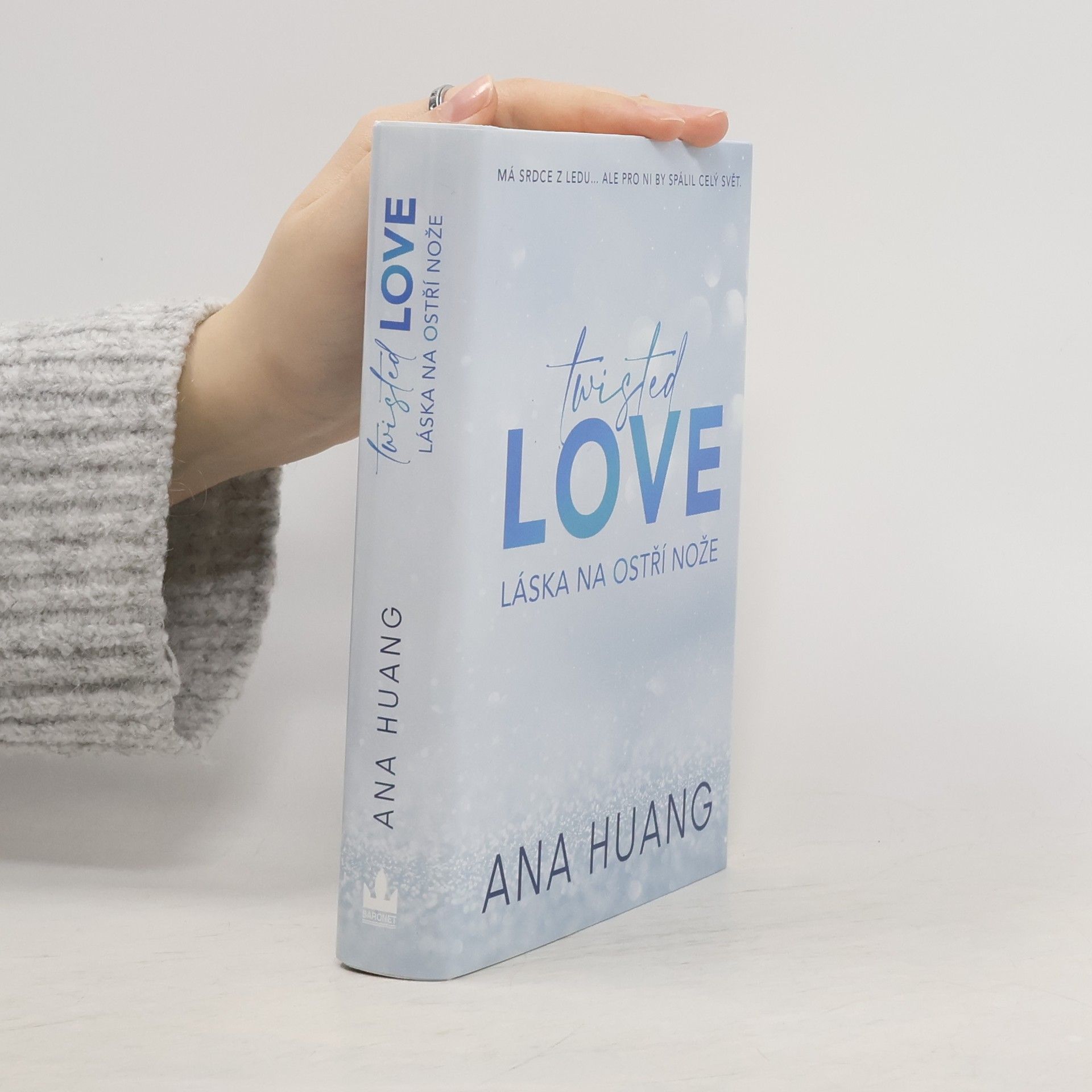 Ana Huang Twisted Love. Láska na ostří nože