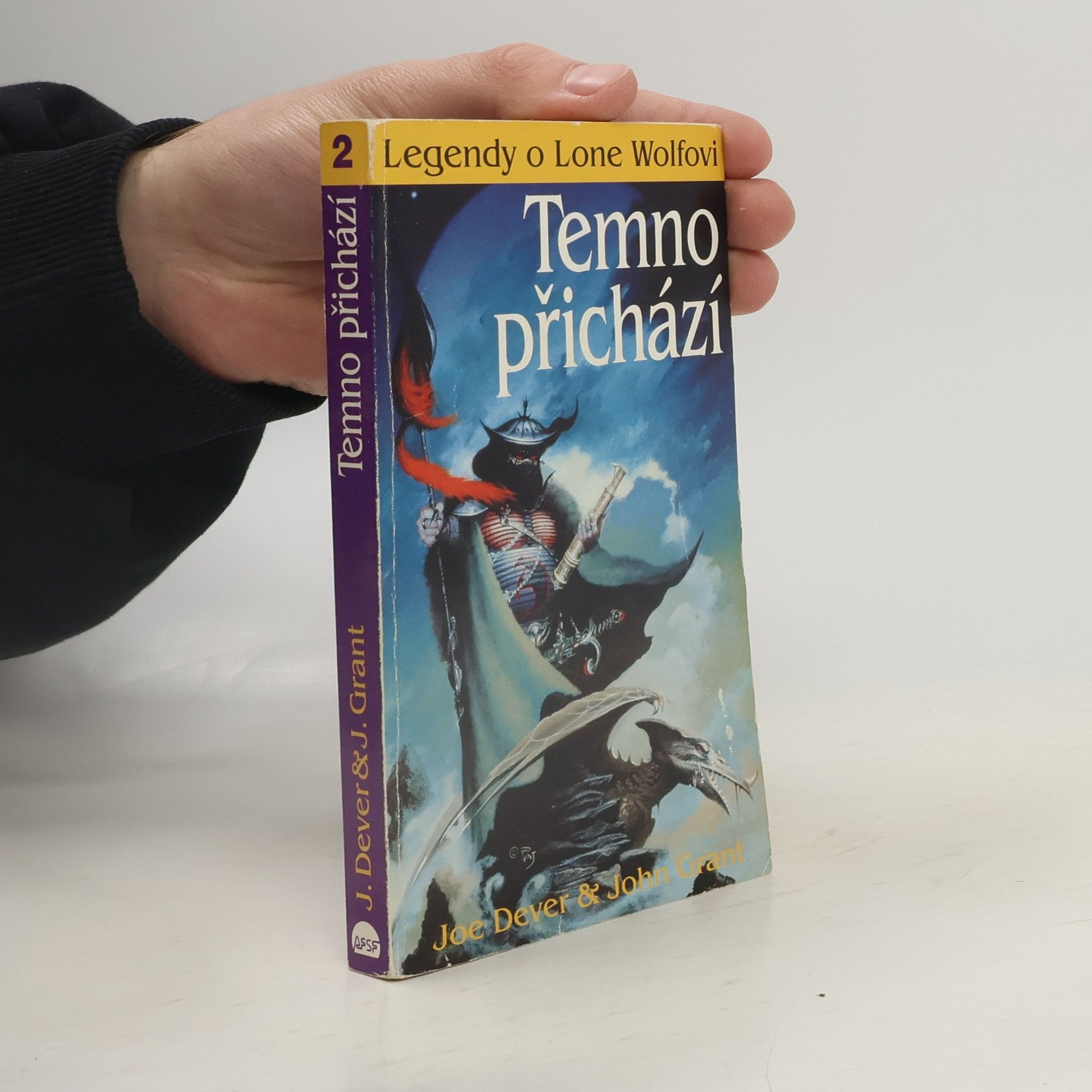 Joe Dever Temno přichází