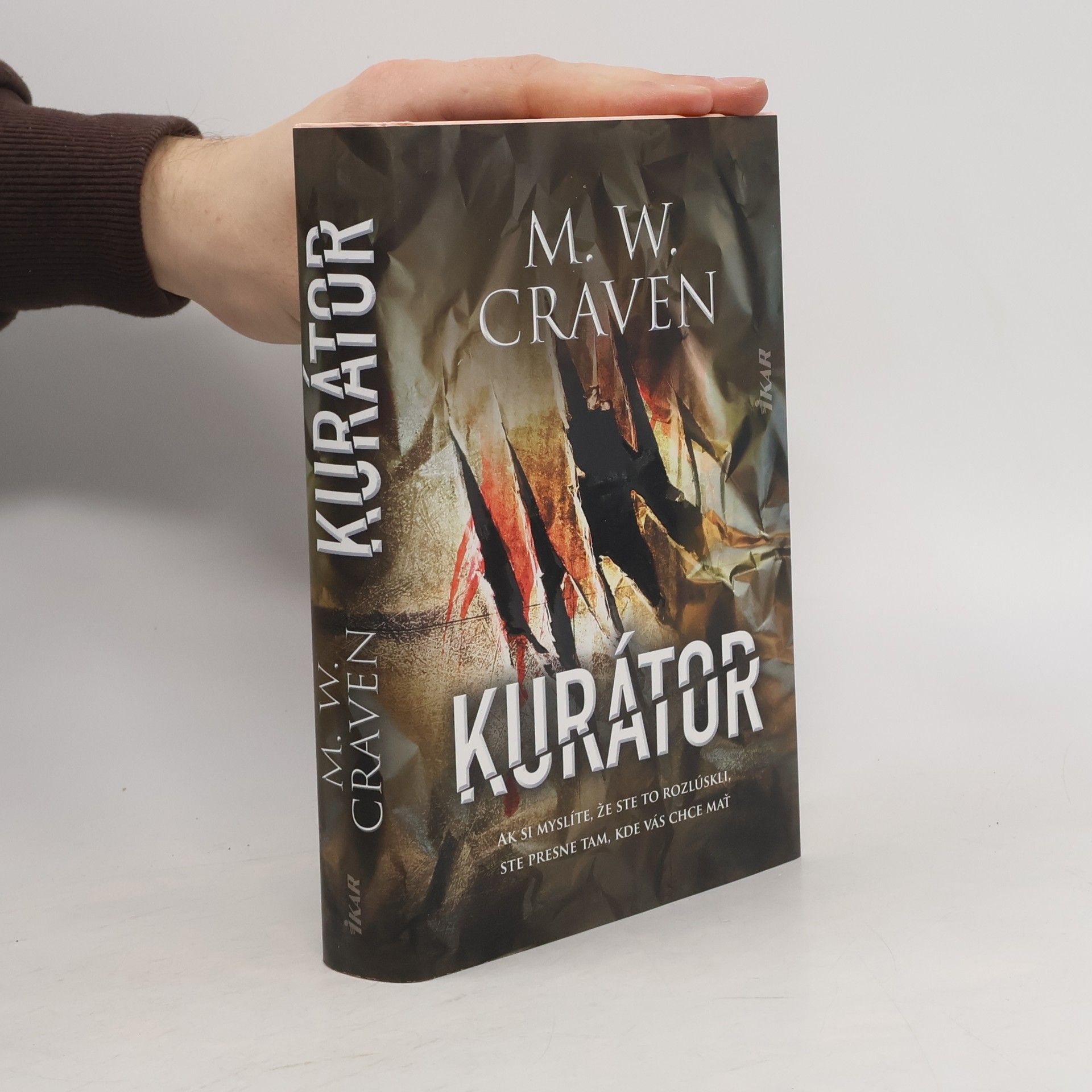 M.W. Craven Kurátor