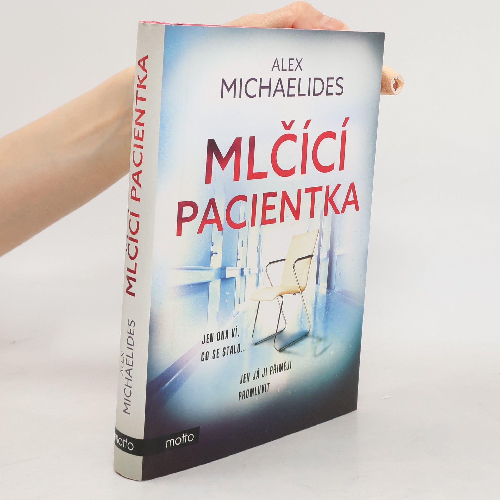 Alex Michaelides Mlčící pacientka