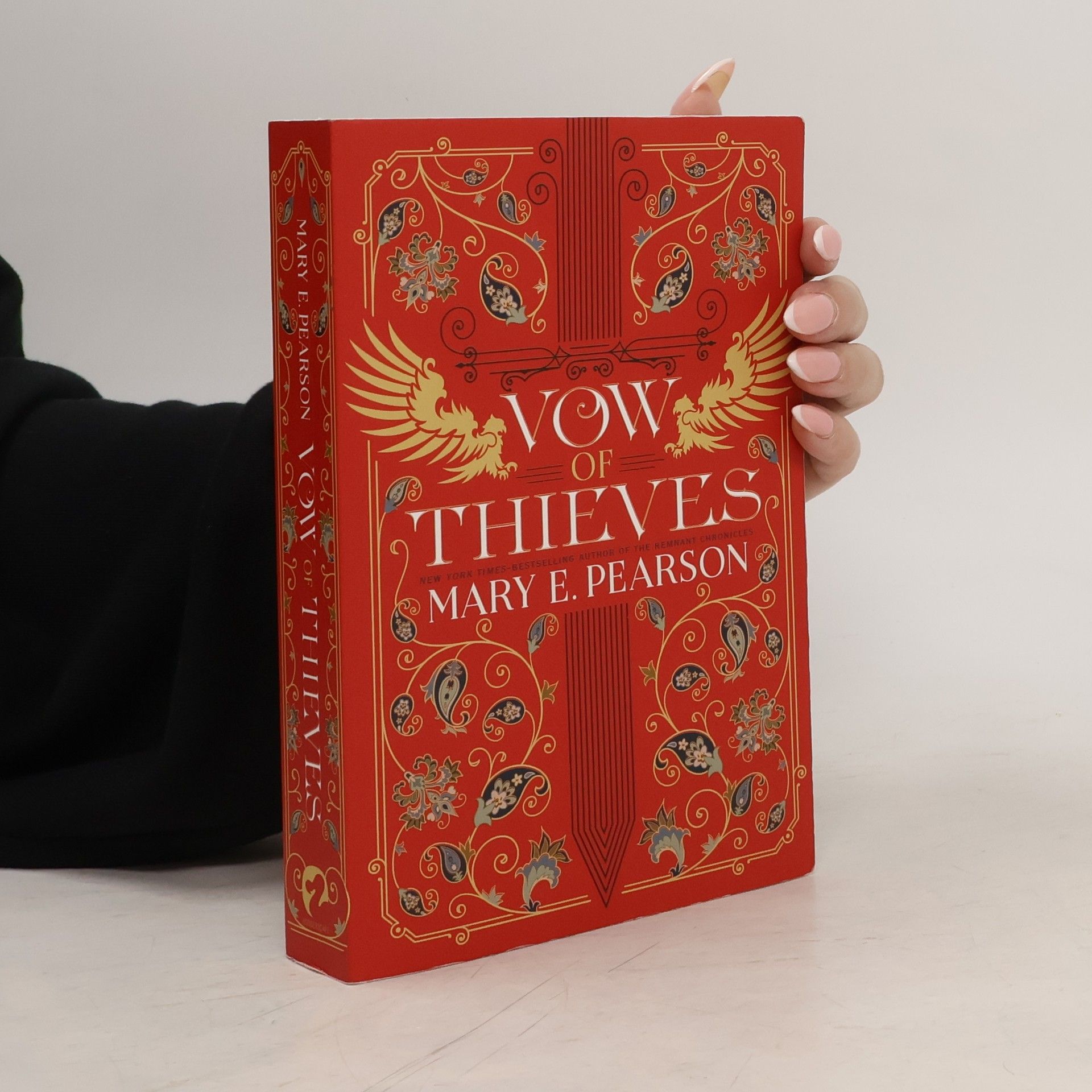 Mary E. Pearson Vow of Thieves