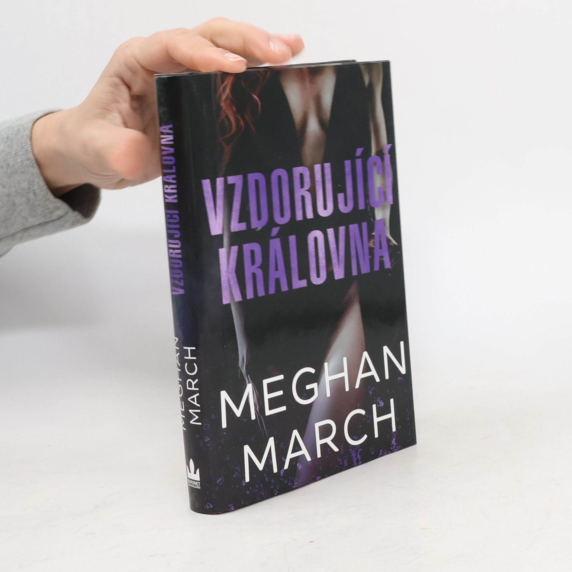 Meghan March Vzdorující královna : Mount trilogy 2