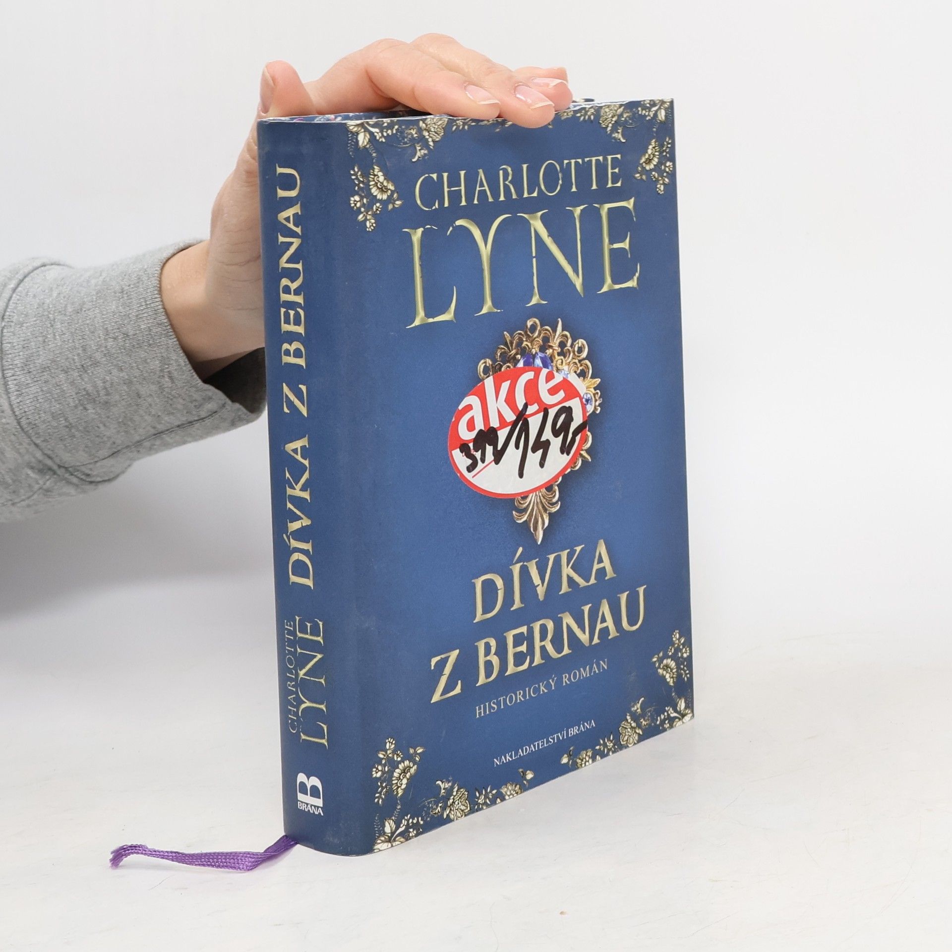 Charlotte Lyne Dívka z Bernau