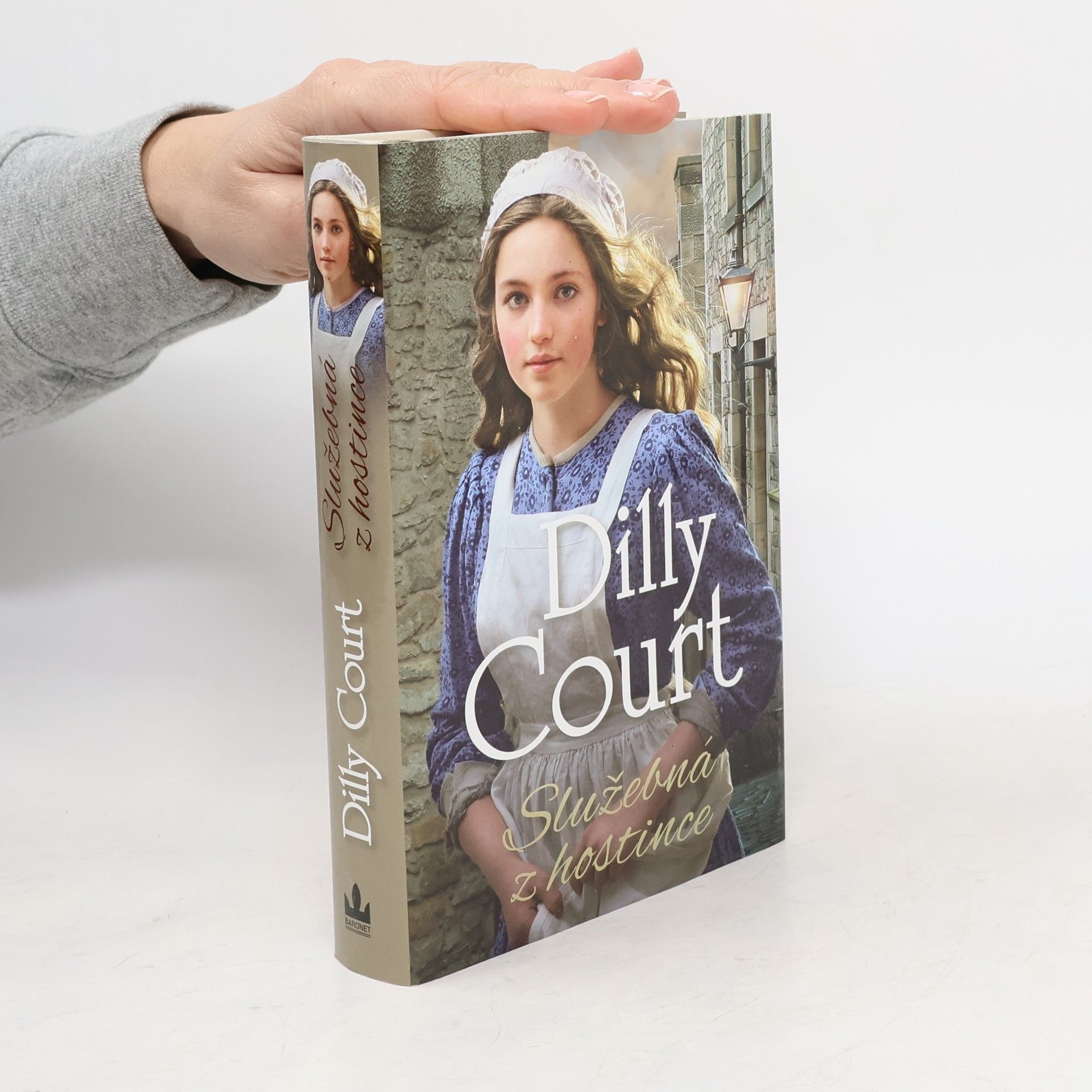 Dilly Court Služebná z hostince