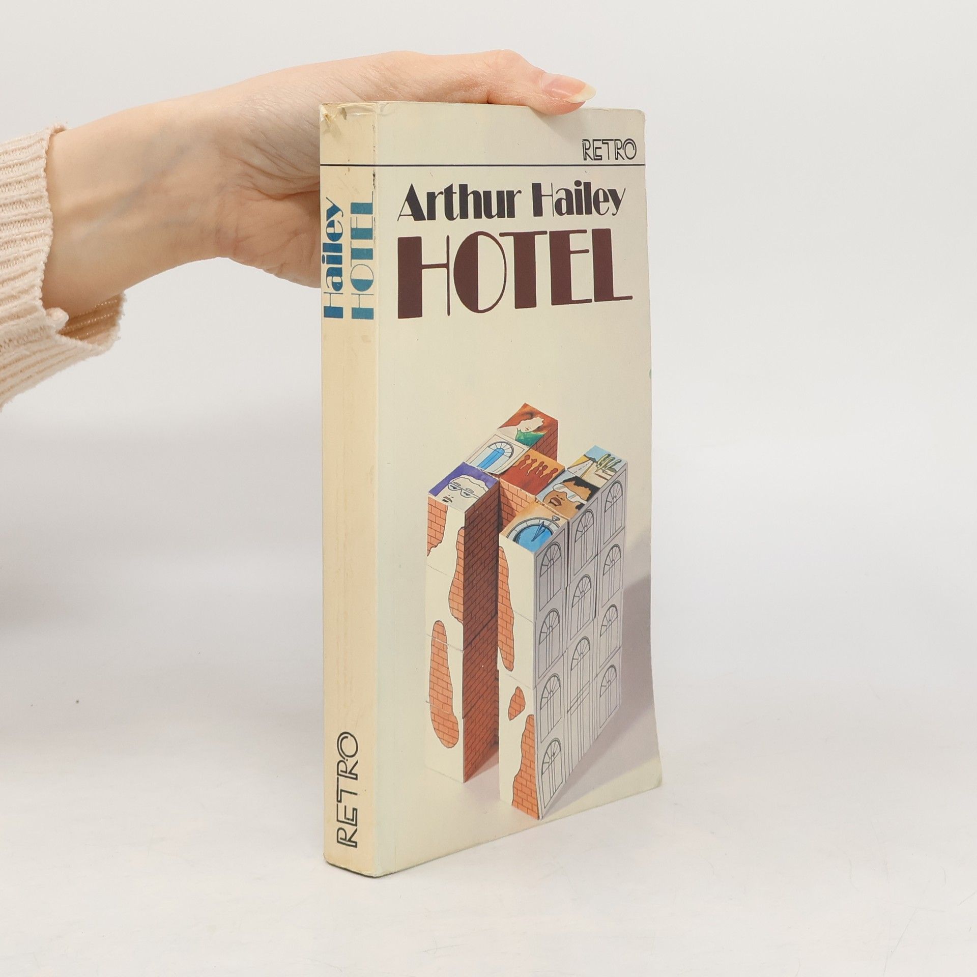 Arthur Hailey Hotel