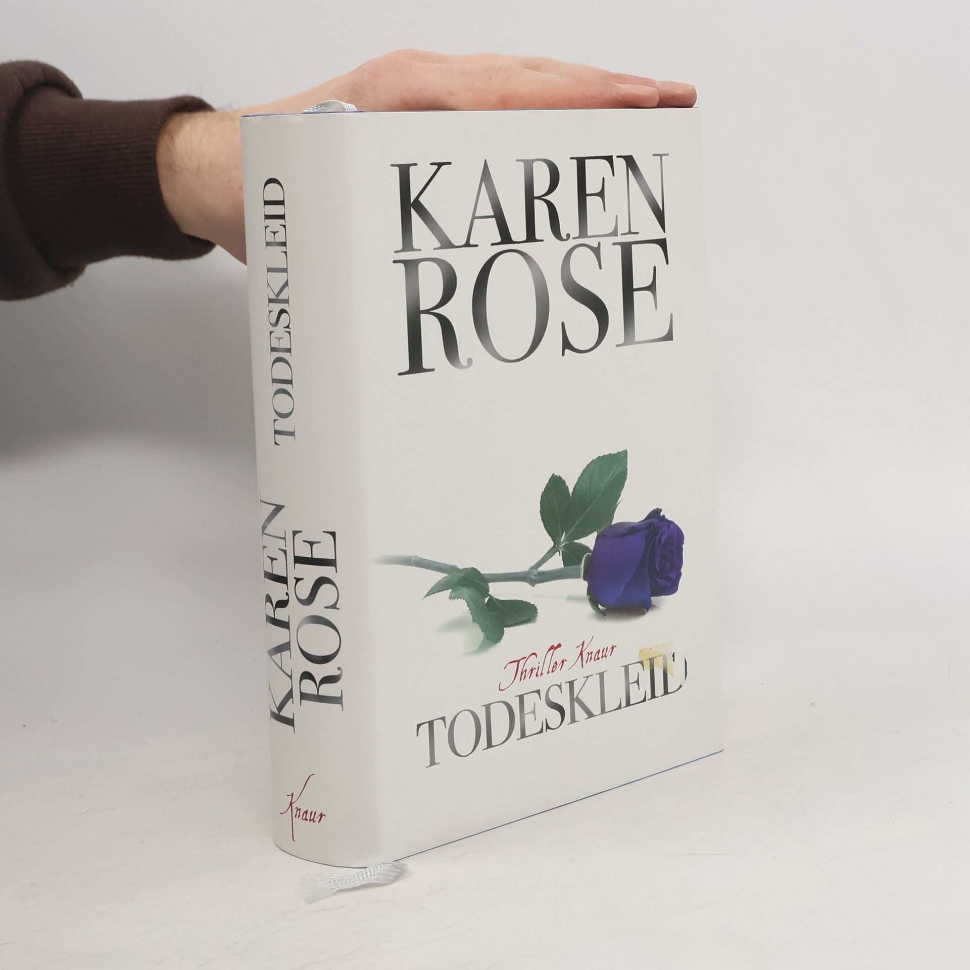 Karen Rose Todeskleid