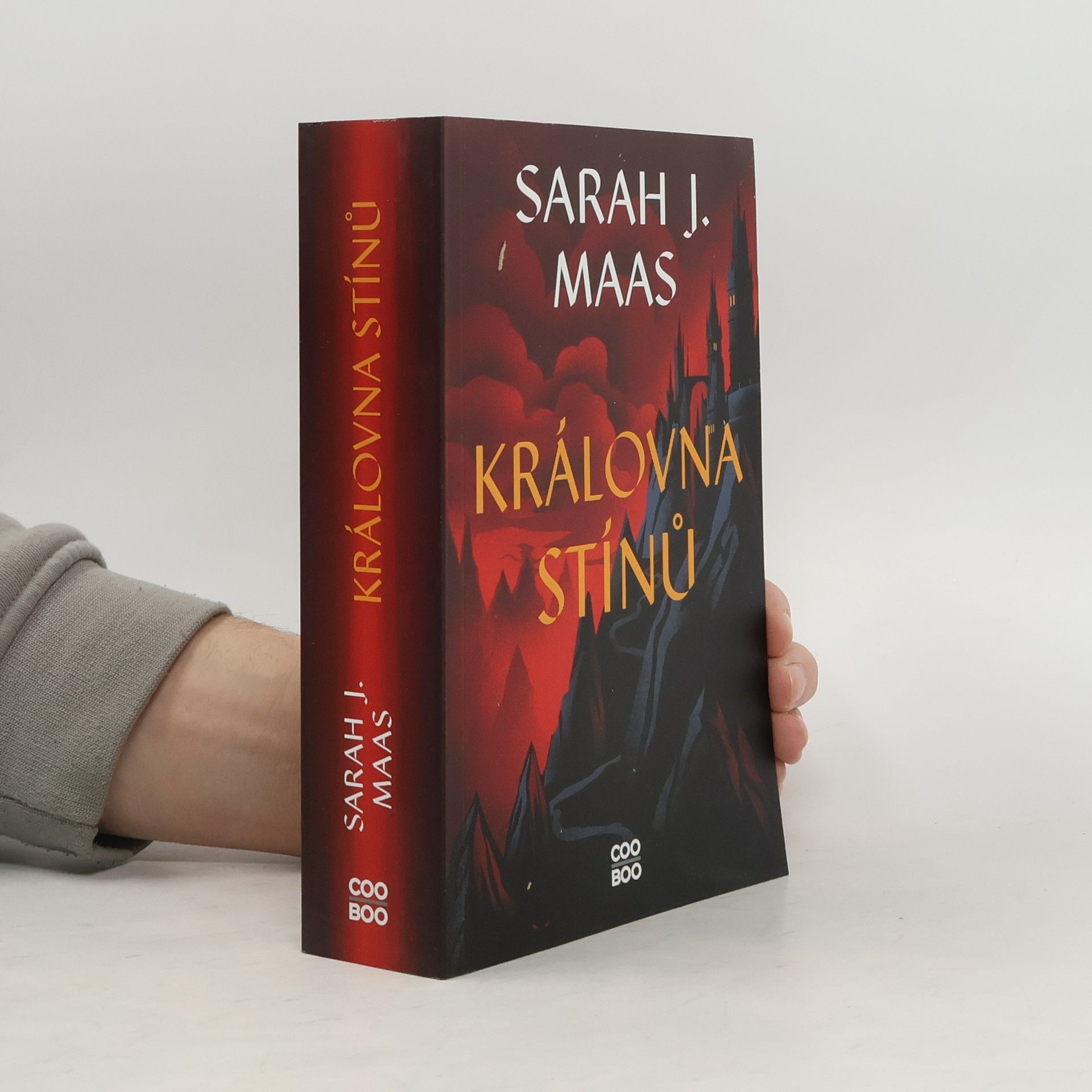 Sarah J. Maas Královna stínů