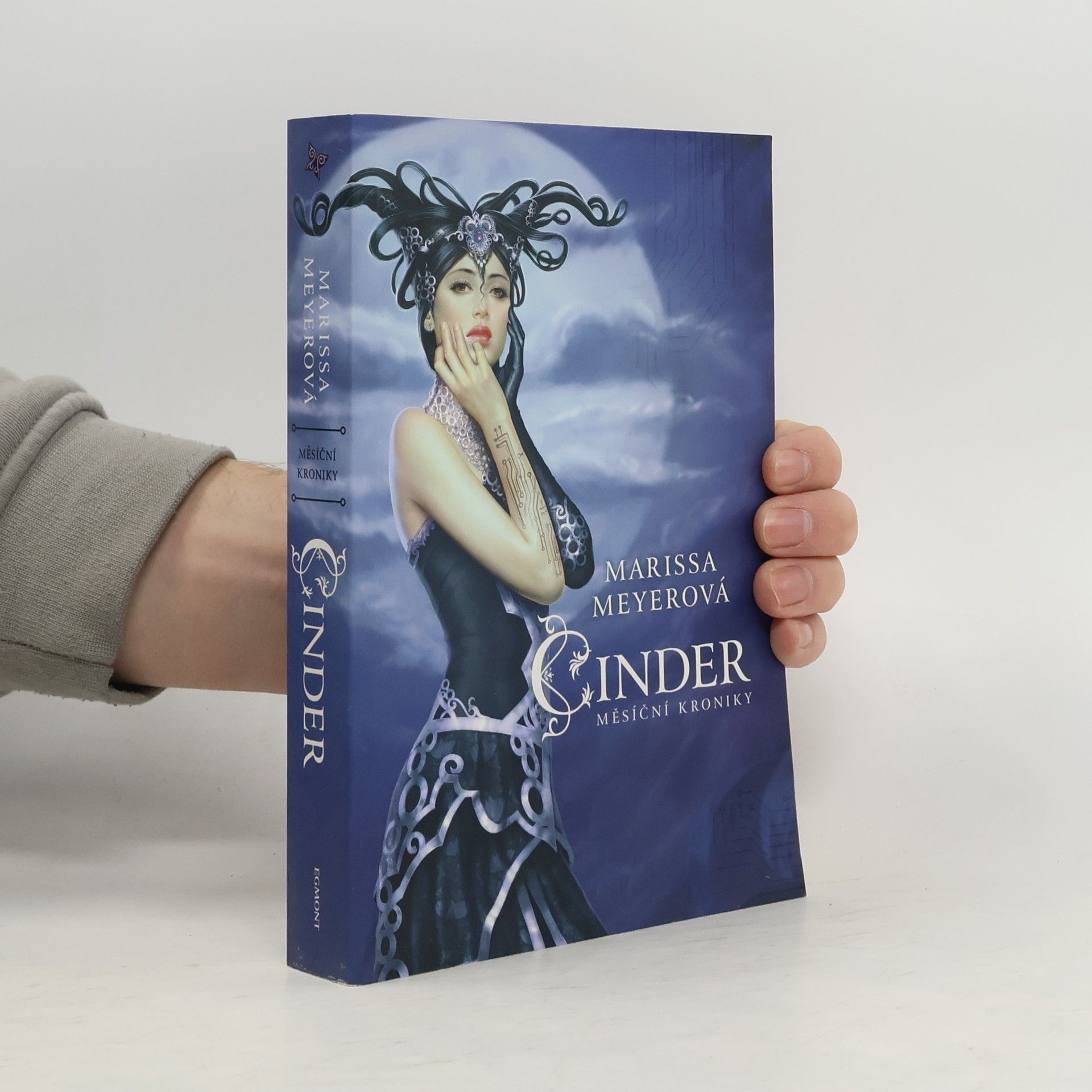 Marissa Meyer Měsíční kroniky - Cinder (1. díl série)