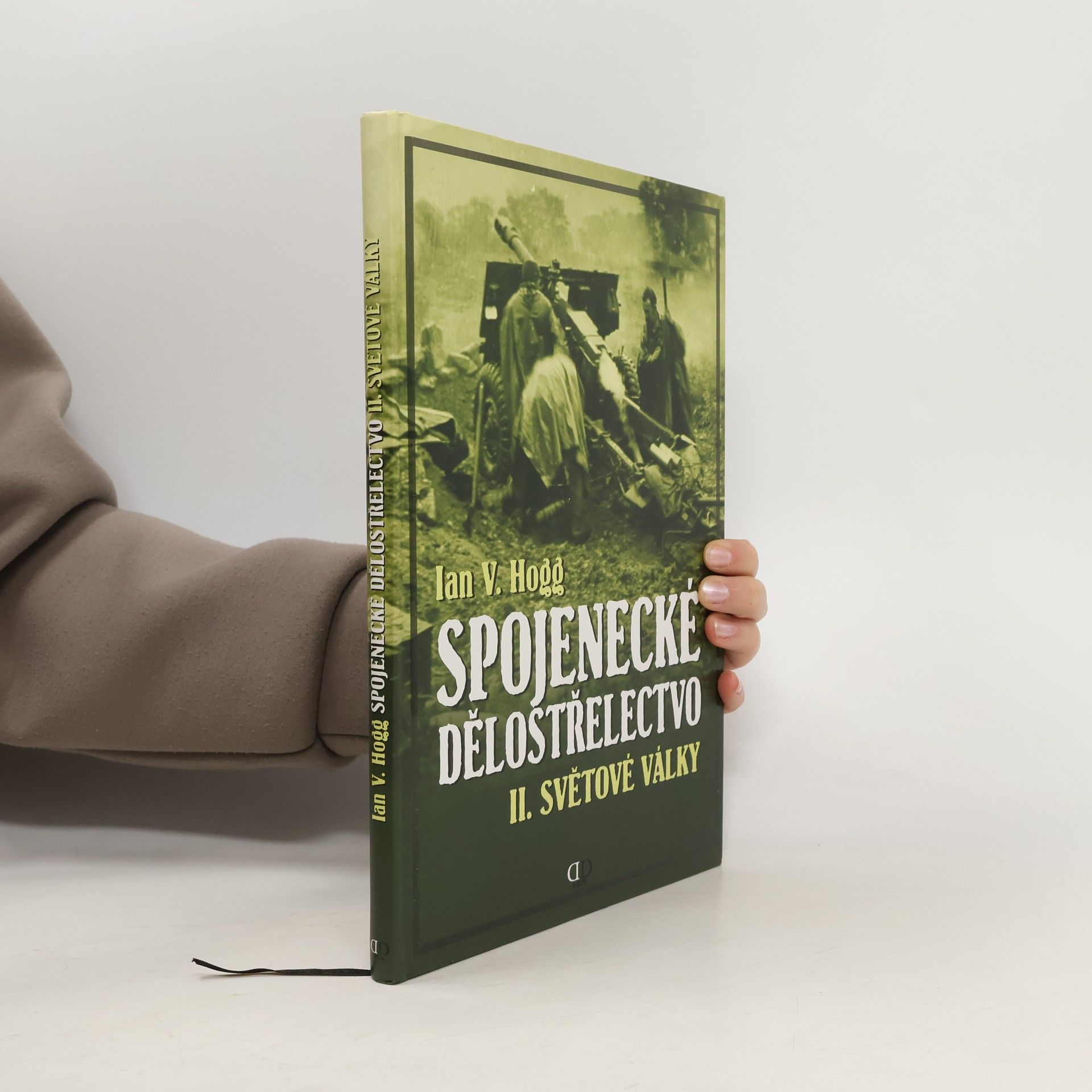 Ian Vernon Hogg Spojenecké dělostřelectvo II. světové války