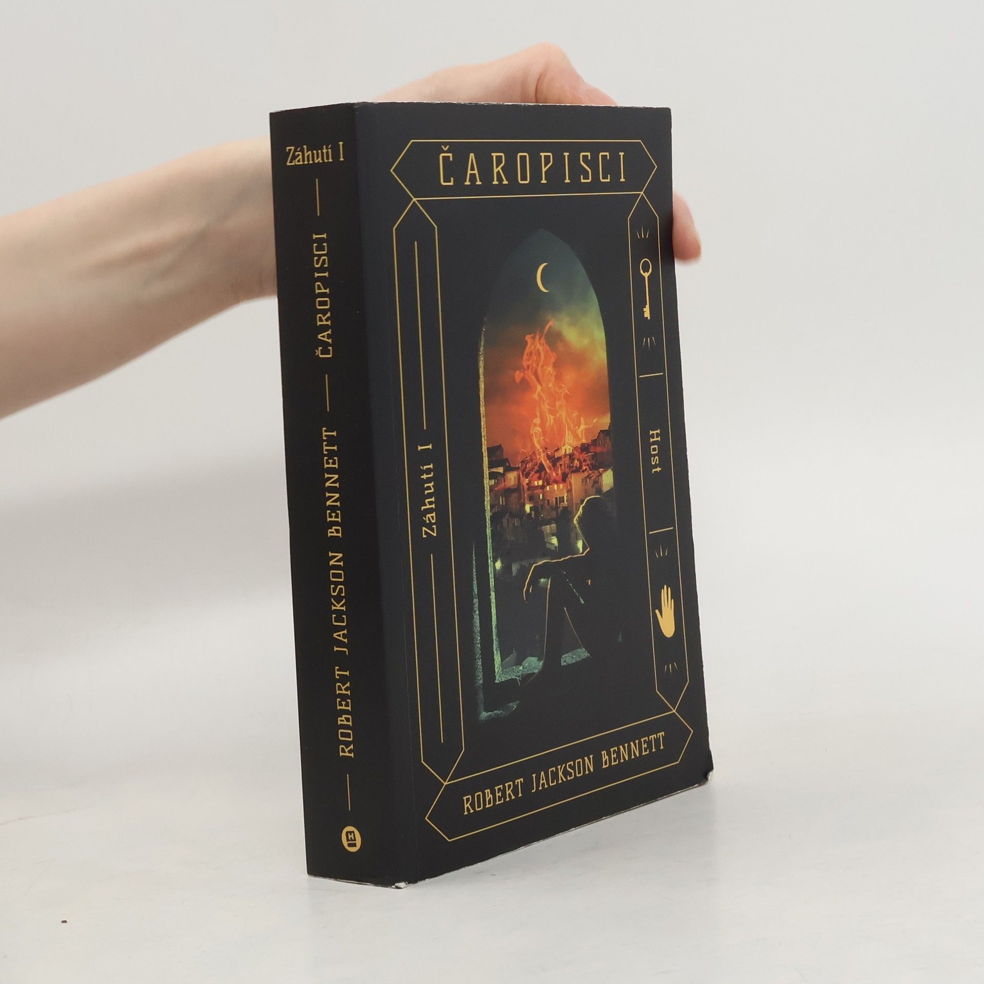 Robert Jackson Bennett Čaropisci