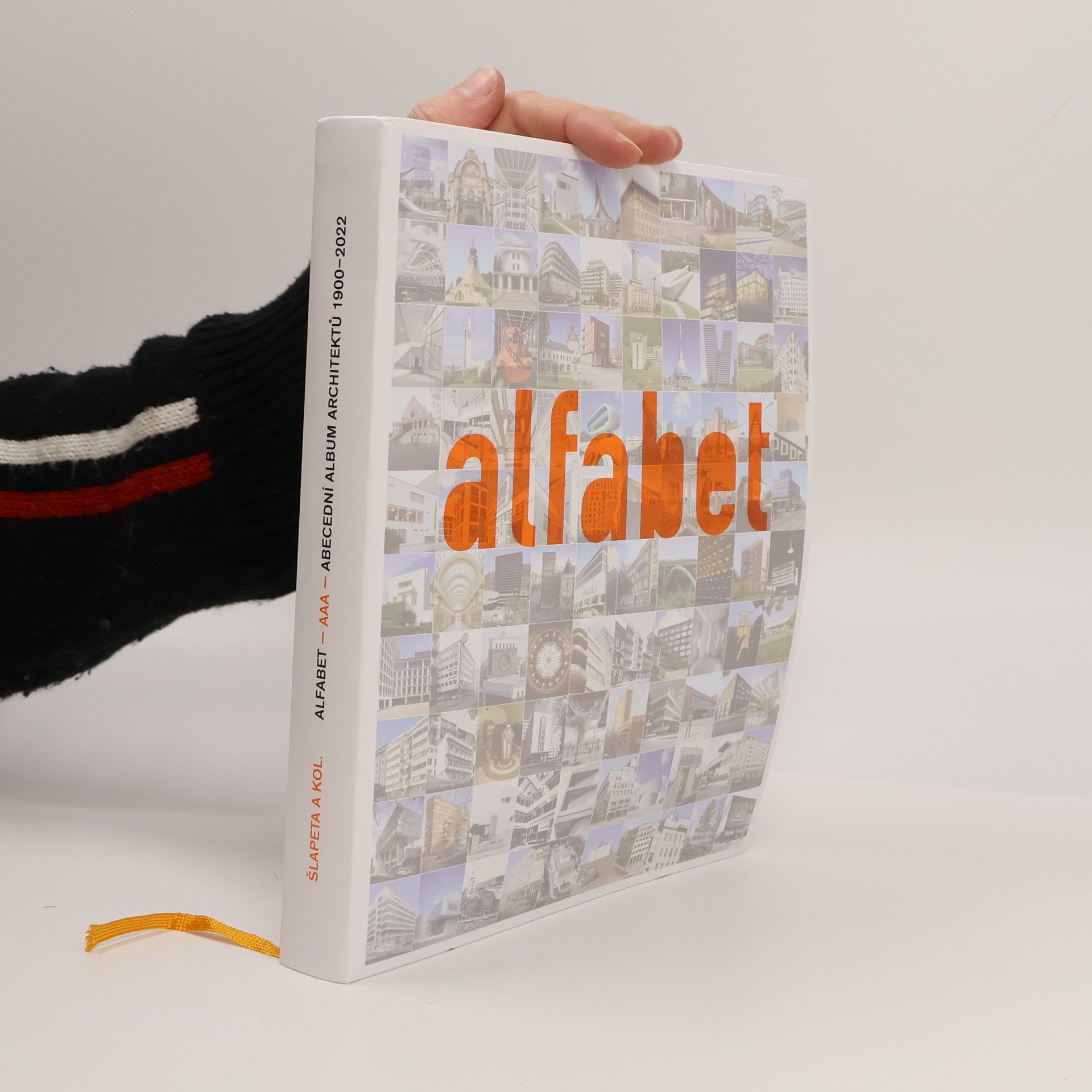 Vladimír Šlapeta Alfabet : AAA - Abecední album architektů 1900-2022