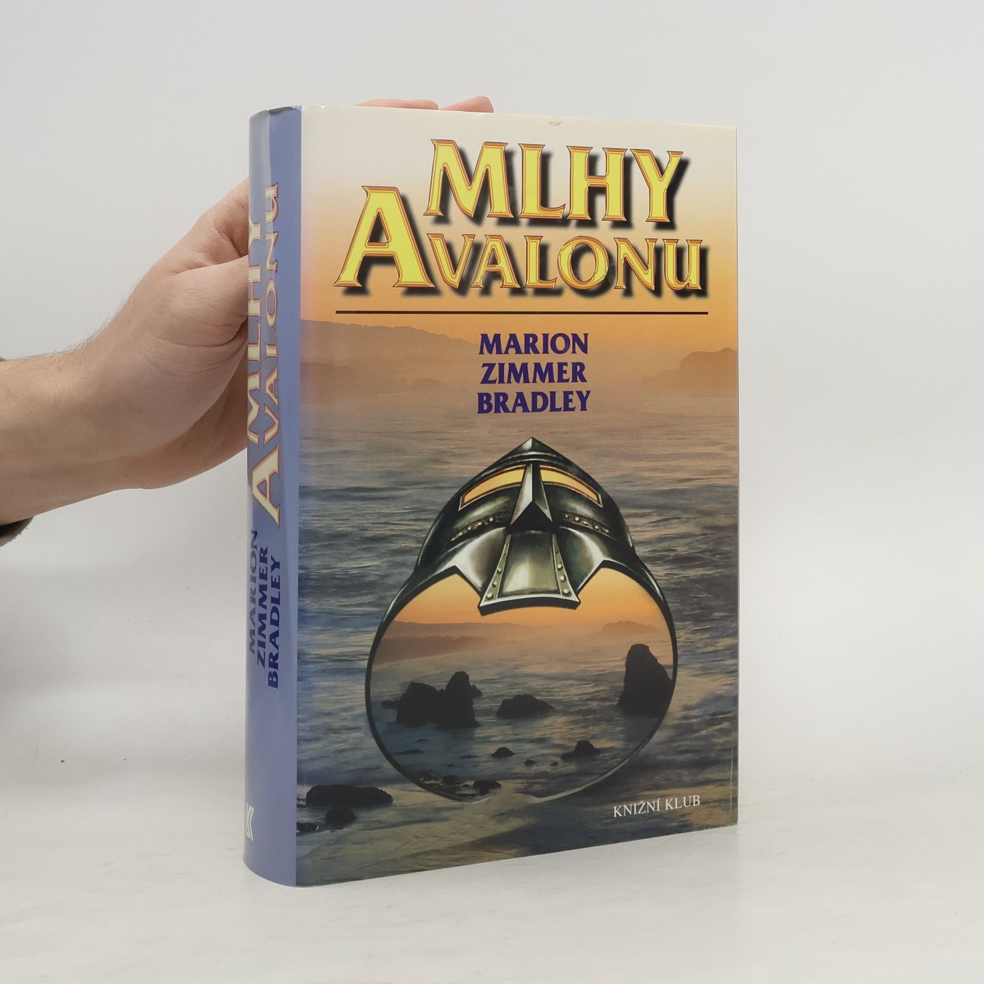 Marion Zimmer Bradley Mlhy Avalonu