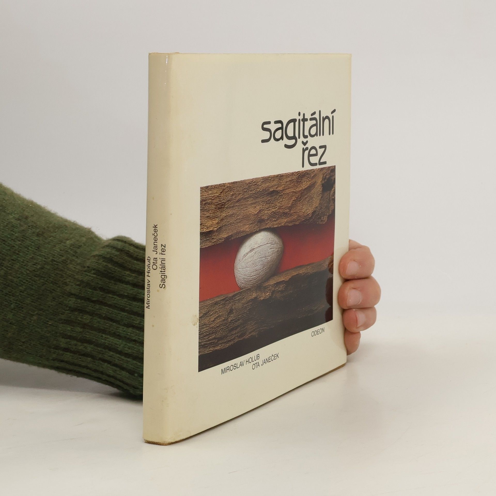Miroslav Holub Sagitální řez