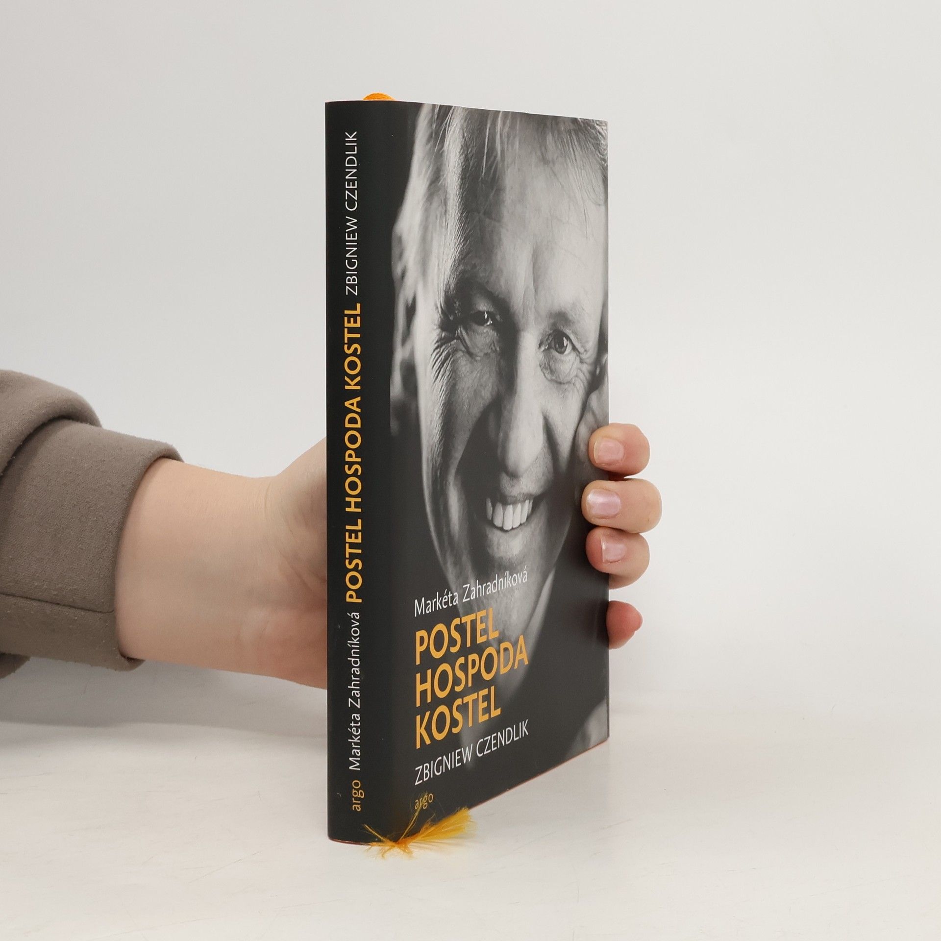 Zbigniew Czendlik Postel, hospoda, kostel