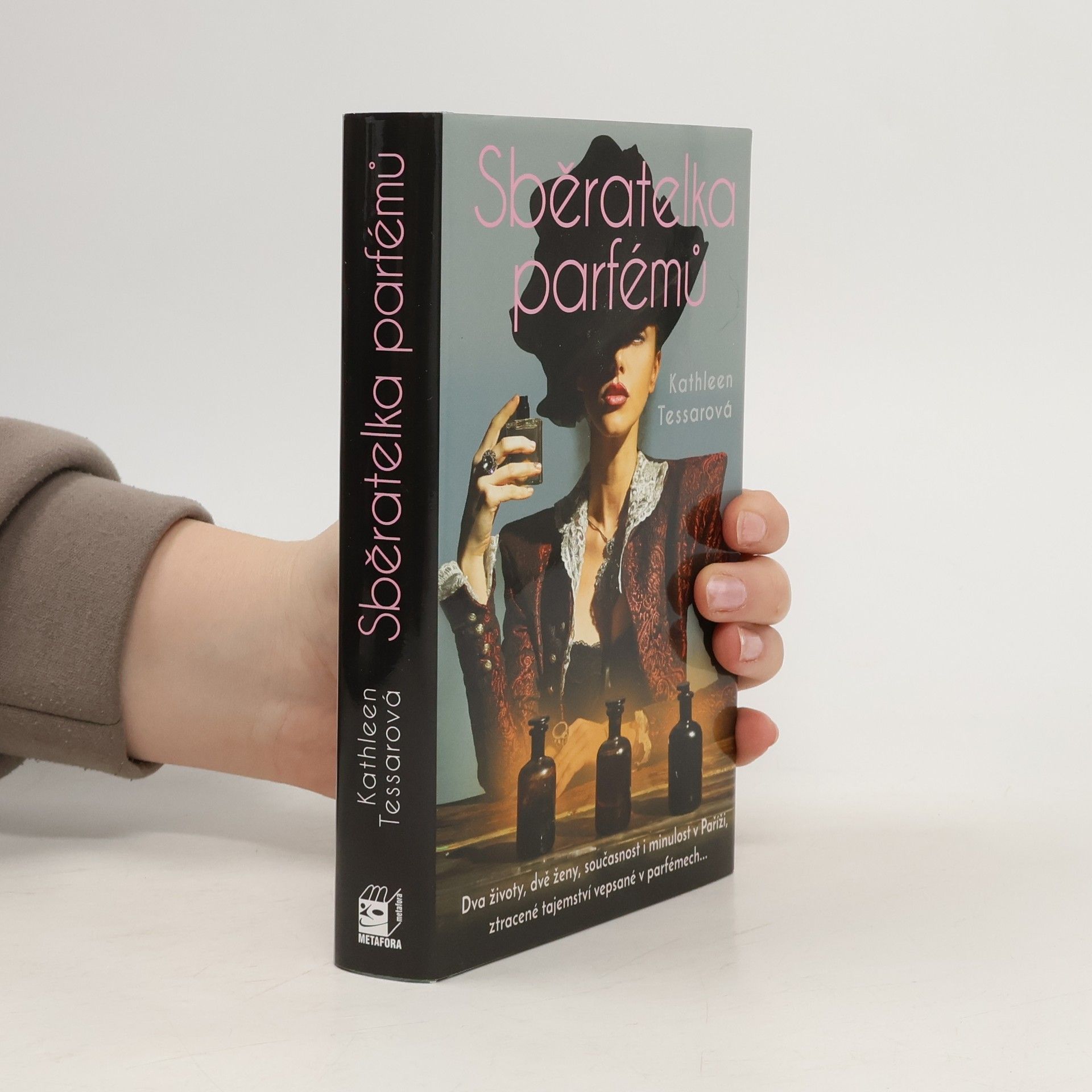 Kathleen Tessaro Sběratelka parfémů