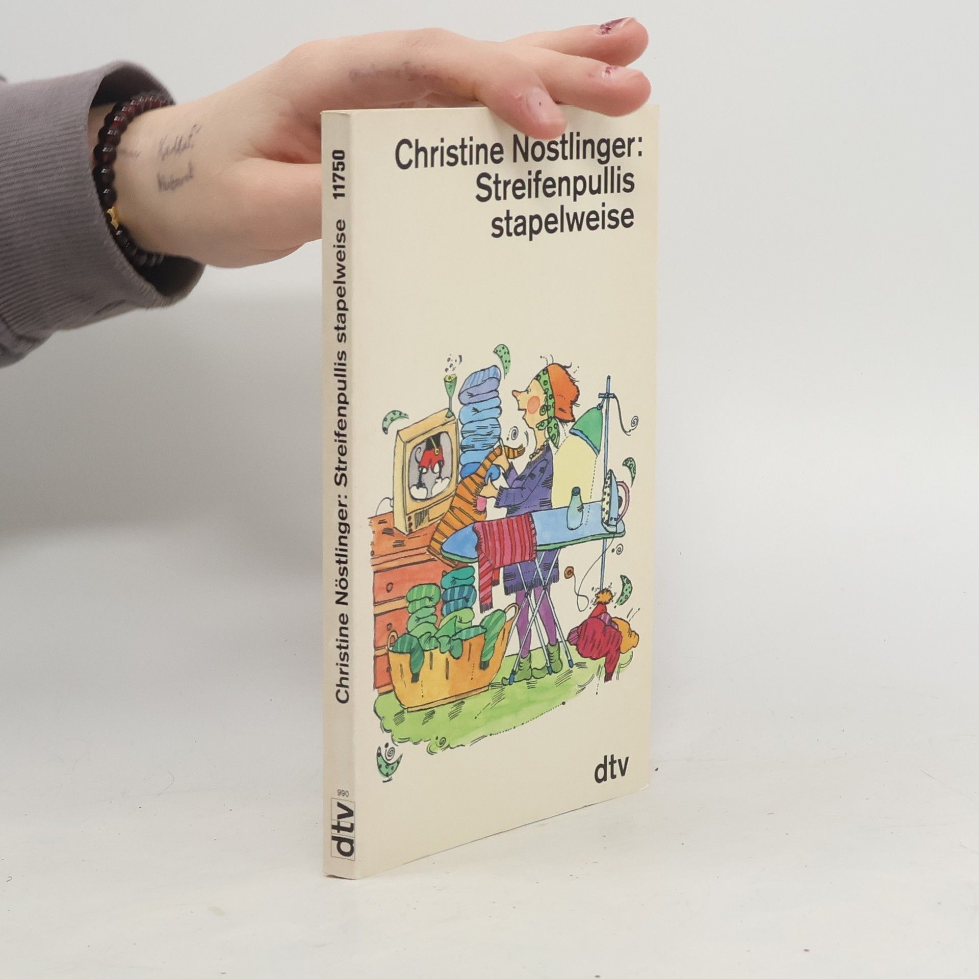 Christine Nöstlinger Streifenpullis stapelweise