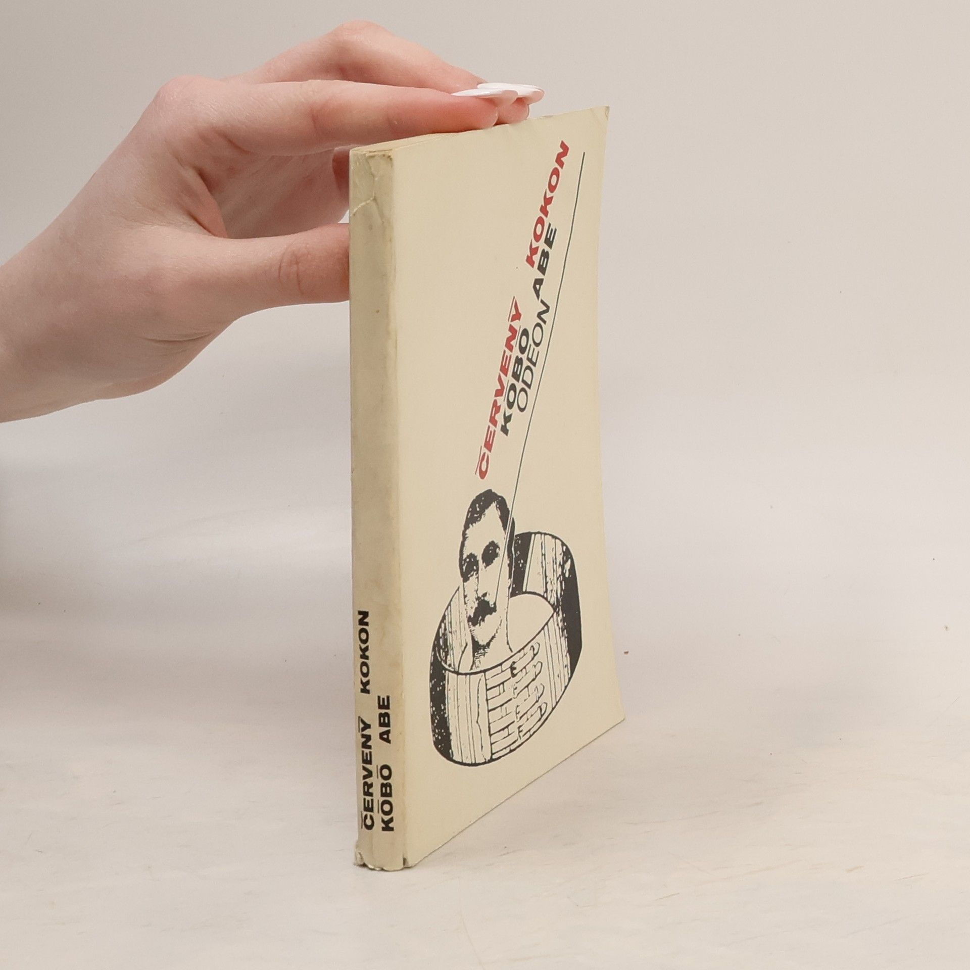 Kōbō Abe Červený kokon