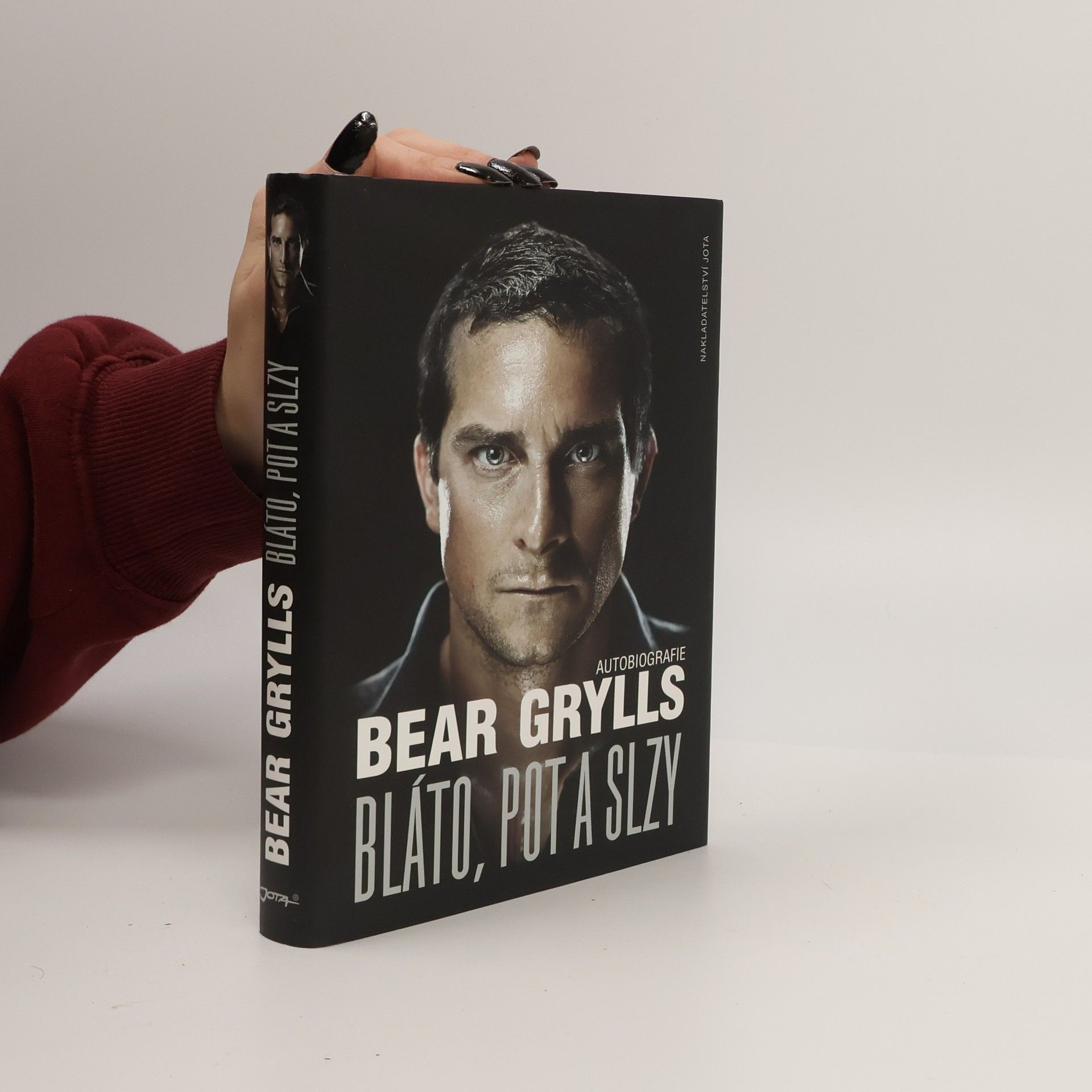 Bear Grylls Bláto, pot a slzy: Autobiografie