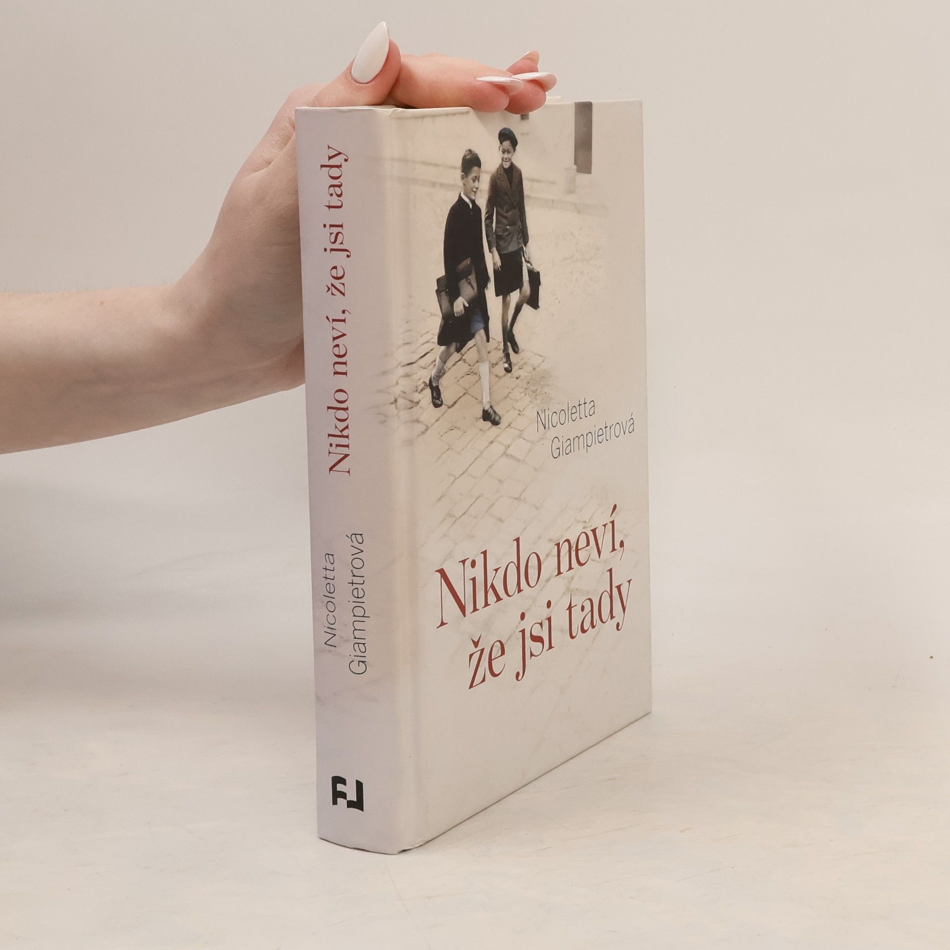 Nicoletta Giampietro Nikdo neví, že jsi tady