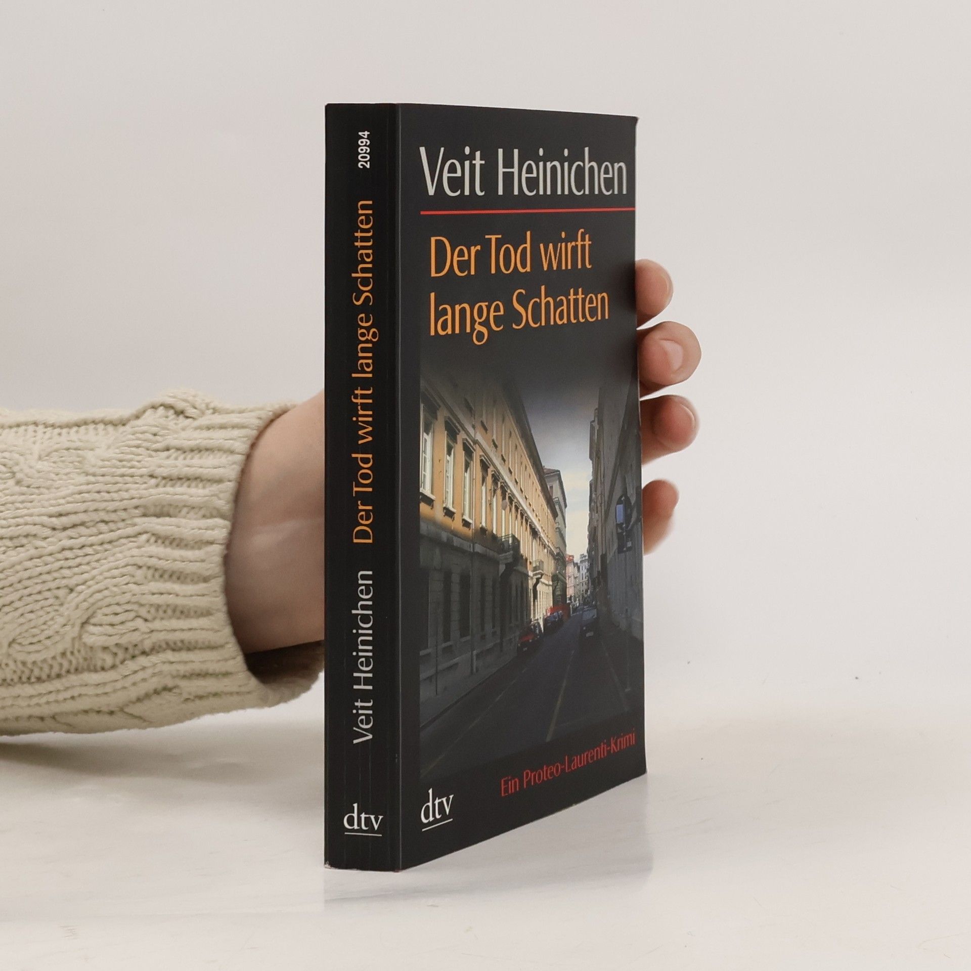 Veit Heinichen Der Tod wirft lange Schatten