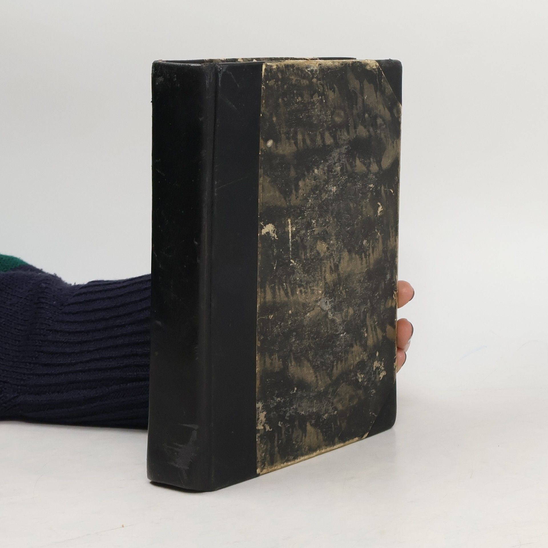 Tomáš Hrubý V soumraku lidstva I. - Saharské slunce 1