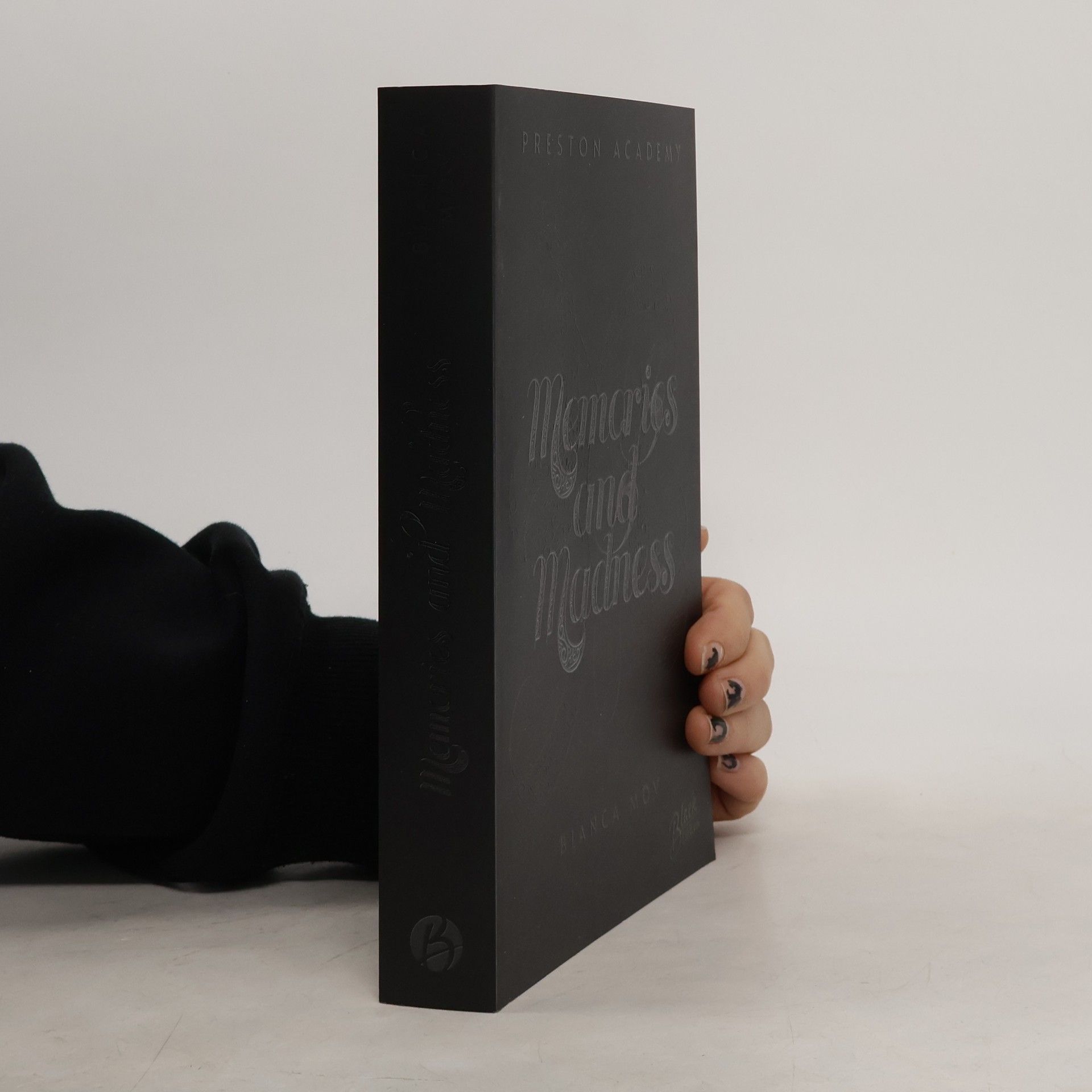 Memories and Madness. Mit wunderschönem Farbschnitt