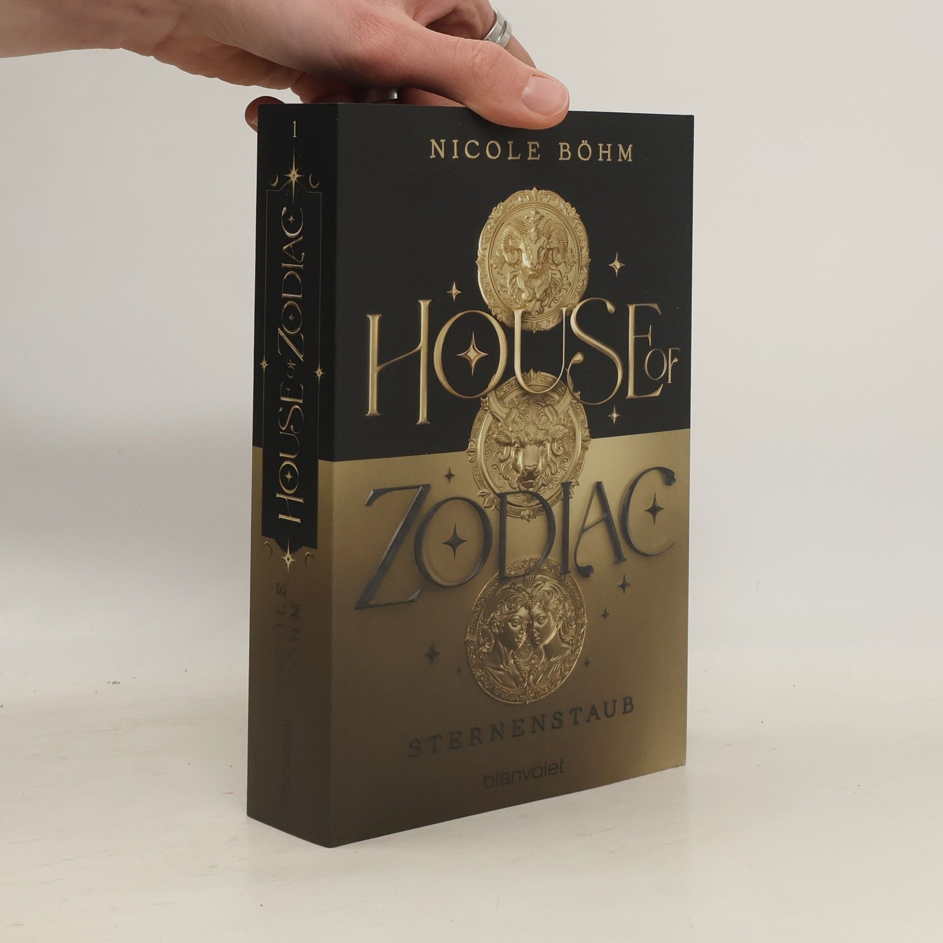 Nicole Böhm House of Zodiac